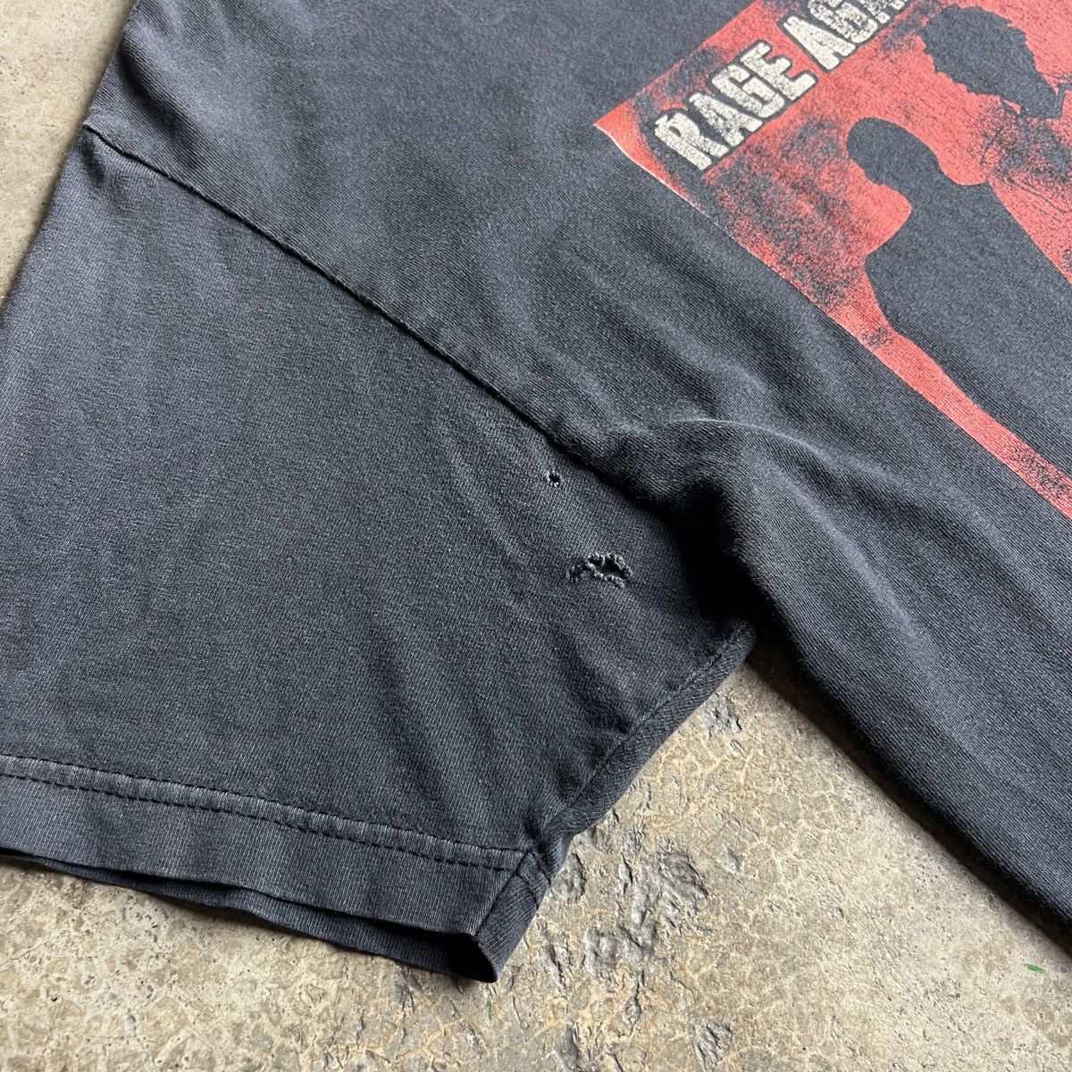 Vintage Rage Against The Machine Tee 1999 L Size US L / EU 52-54 / 3 - 5 Thumbnail