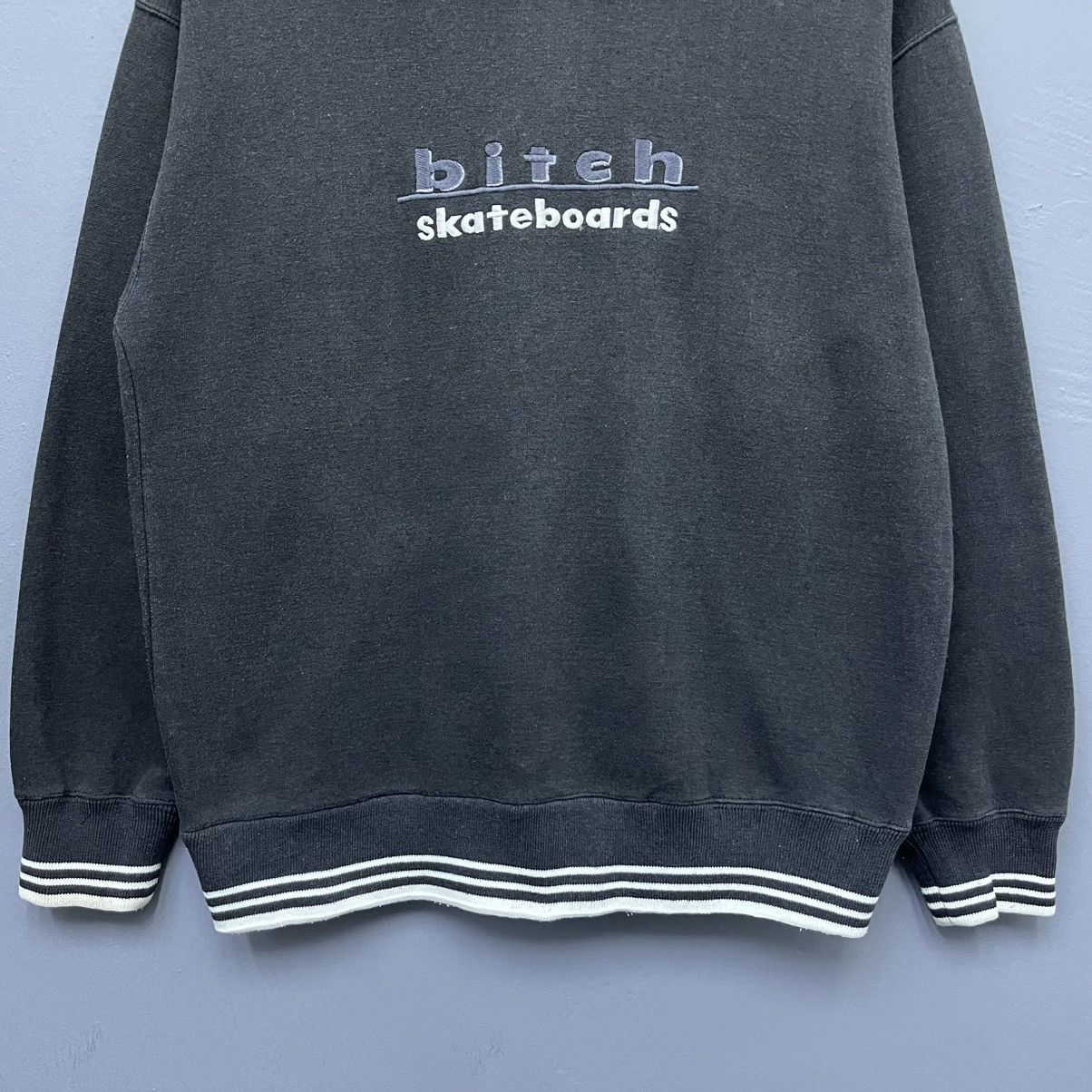 Vintage Vintage 90s Bitch Skateboards Embroidered Sweatshirt Size US M / EU 48-50 / 2 - 4 Thumbnail
