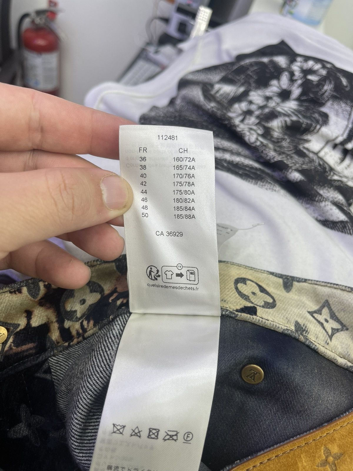 Louis Vuitton Louis Vuitton pants all over logo navy/ beige Size US 34 / EU 50 - 9 Thumbnail