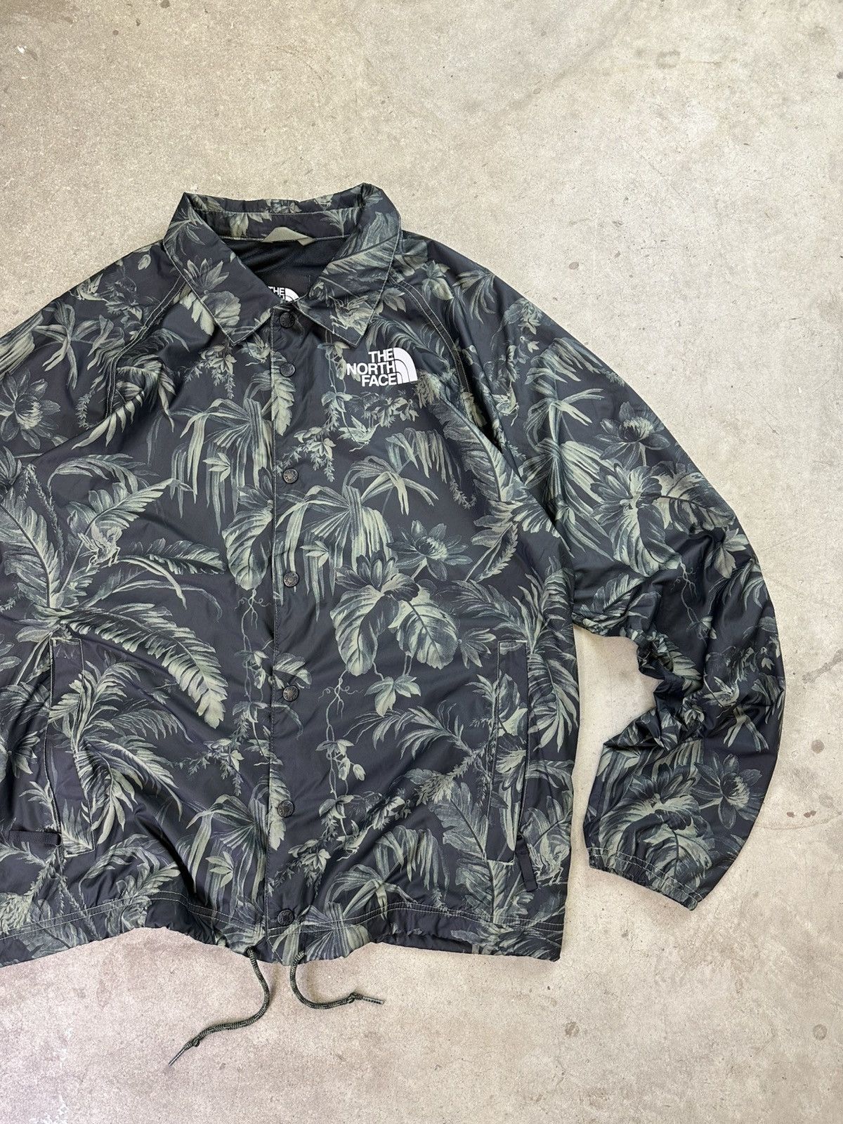 The North Face The North Face Leaf Print Coaches Jacket Large Size US L / EU 52-54 / 3 - 2 Thumbnail