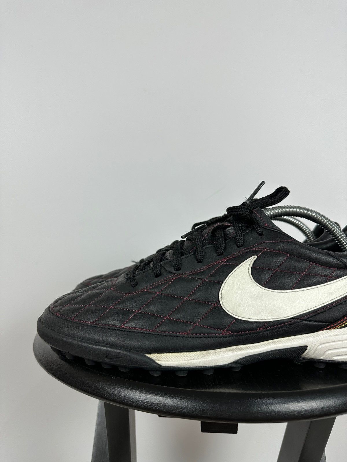 Nike 2008 Nike Tiempo R10 Ronaldinho Leather Football Shoes Size US 10 / EU 43 - 16 Thumbnail