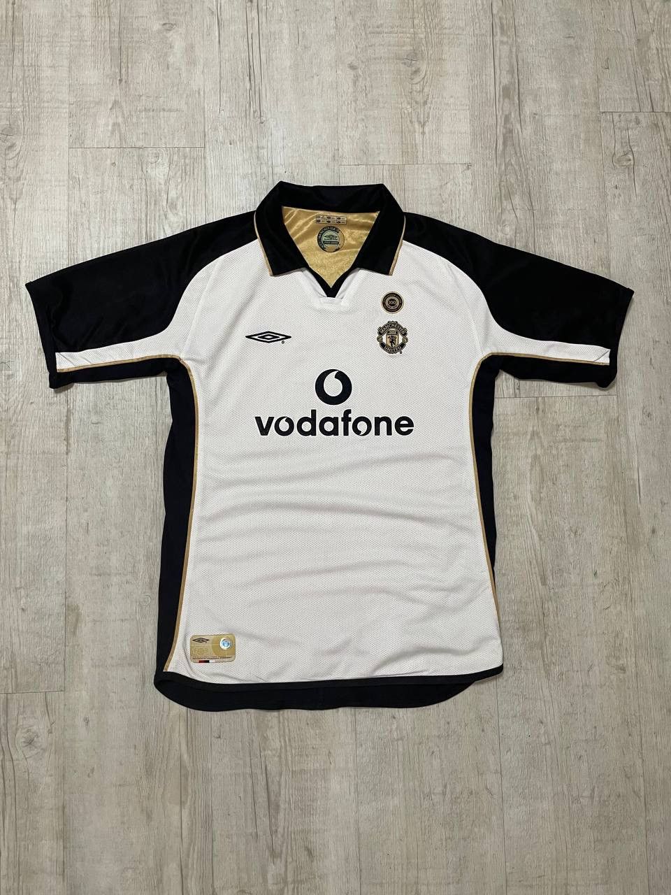 Umbro Manchester United umbro vintage 2002 vodafone soccer jerse L Size US L / EU 52-54 / 3 - 2 Thumbnail