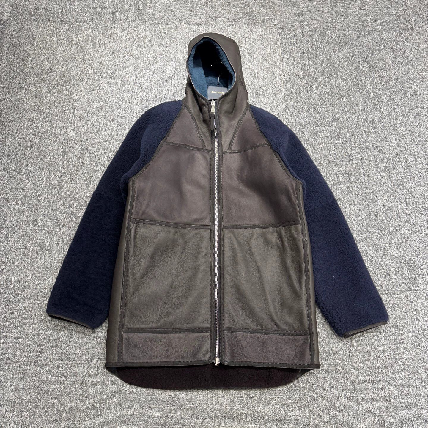 Louis Vuitton LV fur leather double-faced coat 50 EU Mint Size US M / EU 48-50 / 2 - 1 Thumbnail