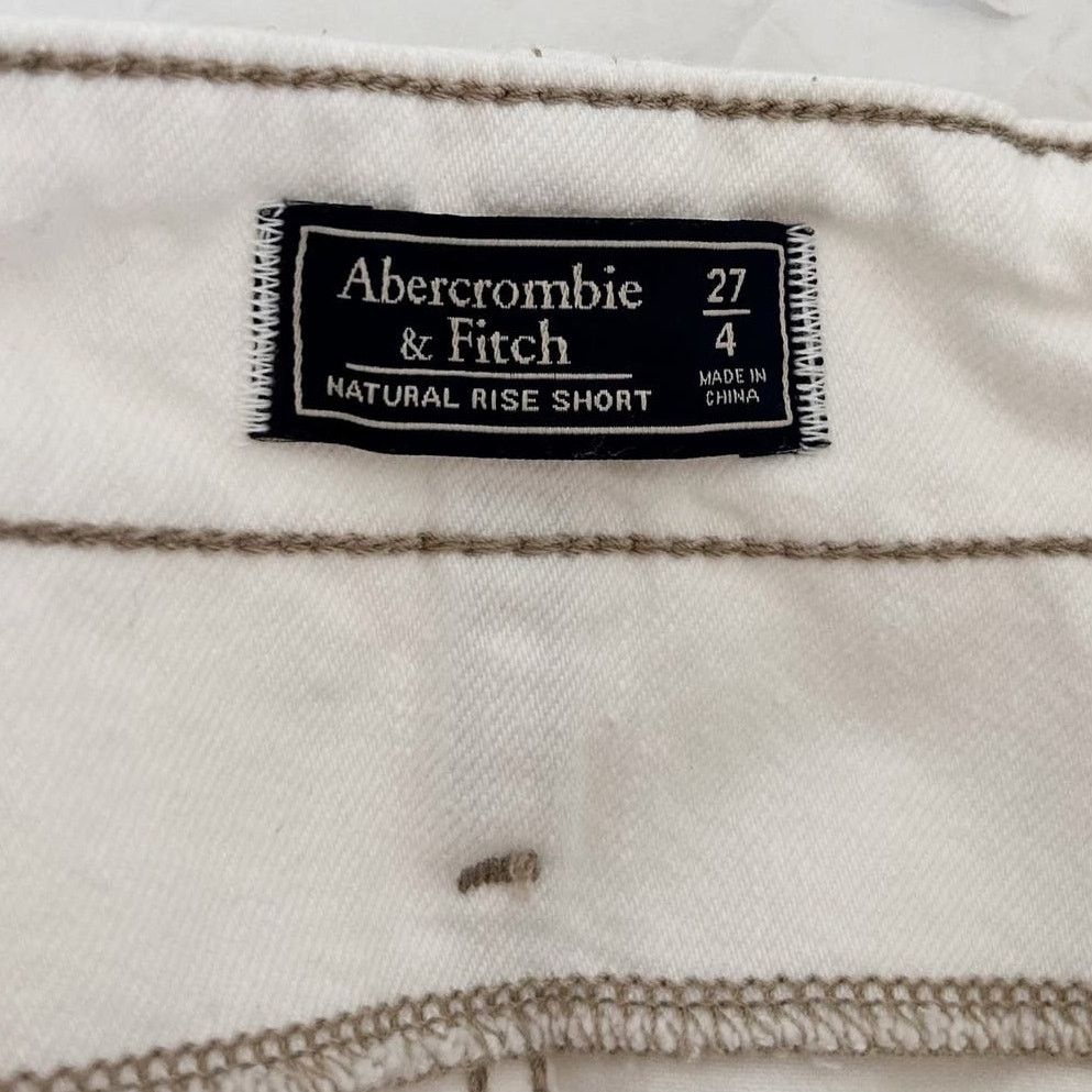 Abercrombie & Fitch Abercrombie White Button Fly Natural Rise Shorts Sz 27 Size 27" / US 4 / IT 40 - 2 Thumbnail