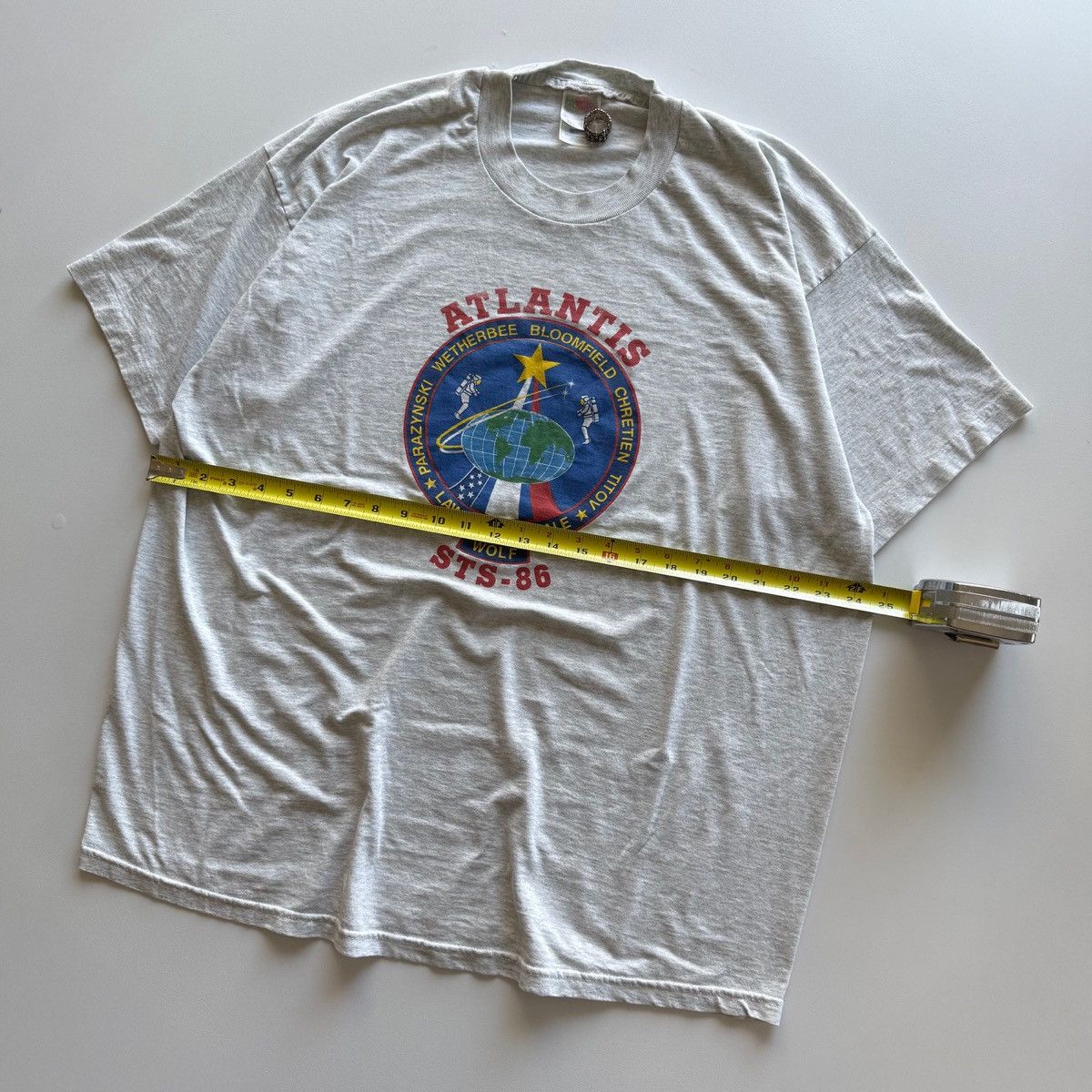 Vintage 1997 Vintage NASA Atlantis STS-86 Tee Size US XL / EU 56 / 4 - 7 Thumbnail