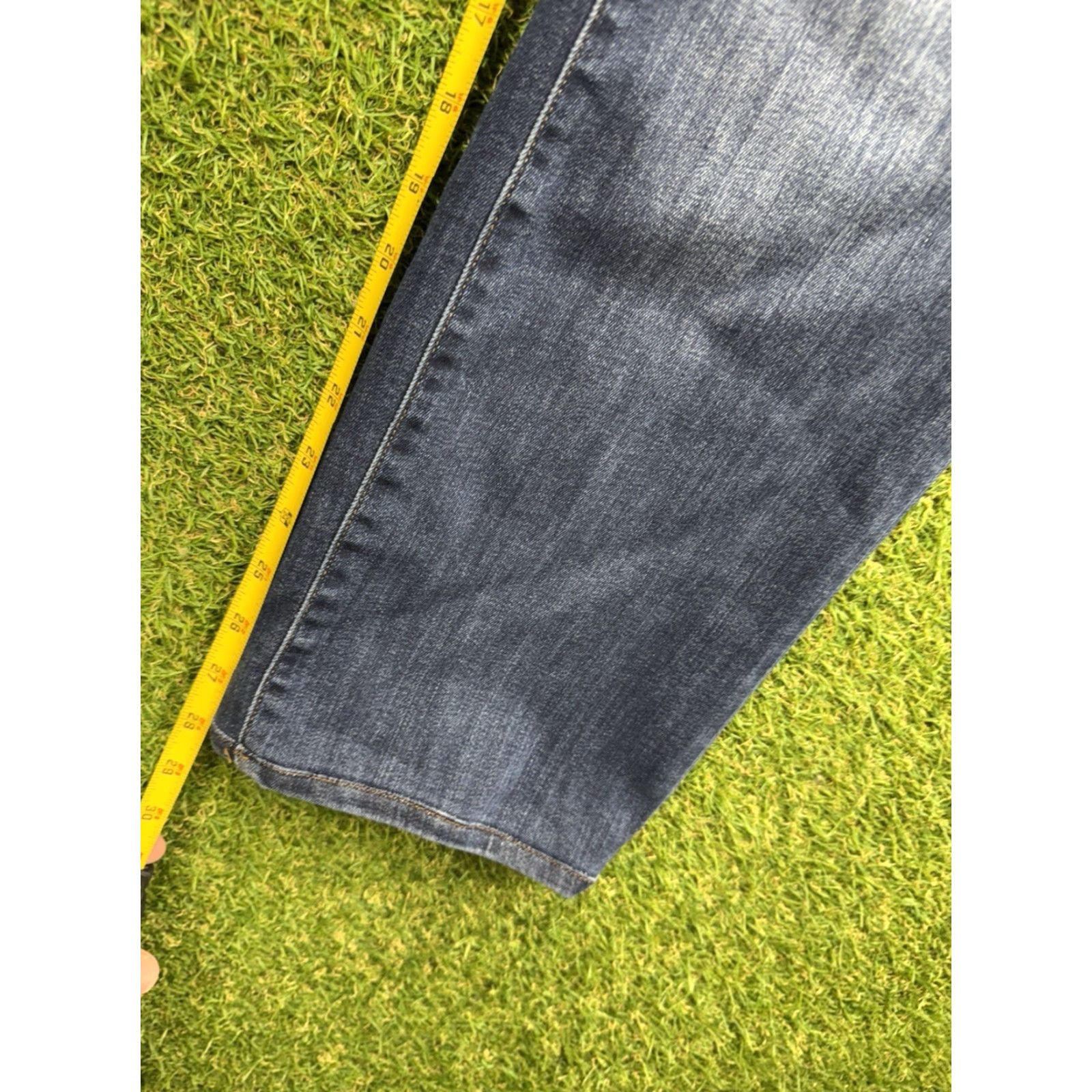 Vintage 34 Heritage Jeans Mens 32x32 Charisma Dark Wash Blue Denim Classic Comfort Rise Button Zip 5-Pocket Straight Regular 34 Heritage Mens Jeans Size US 32 / EU 48 - 6 Thumbnail