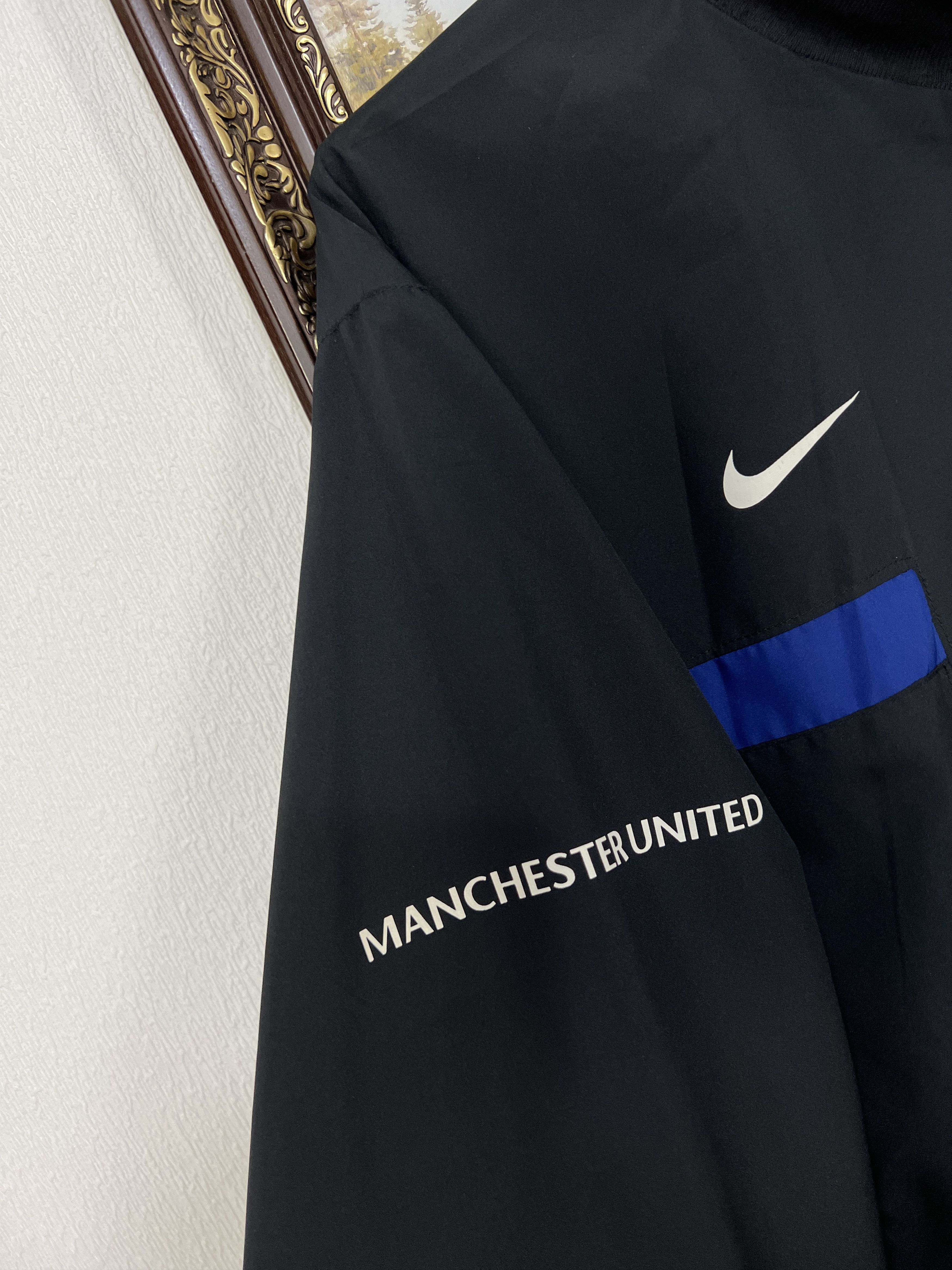 Nike Vintage Nike Manchester United Football Soccer AIG Jacket Size US L / EU 52-54 / 3 - 4 Thumbnail