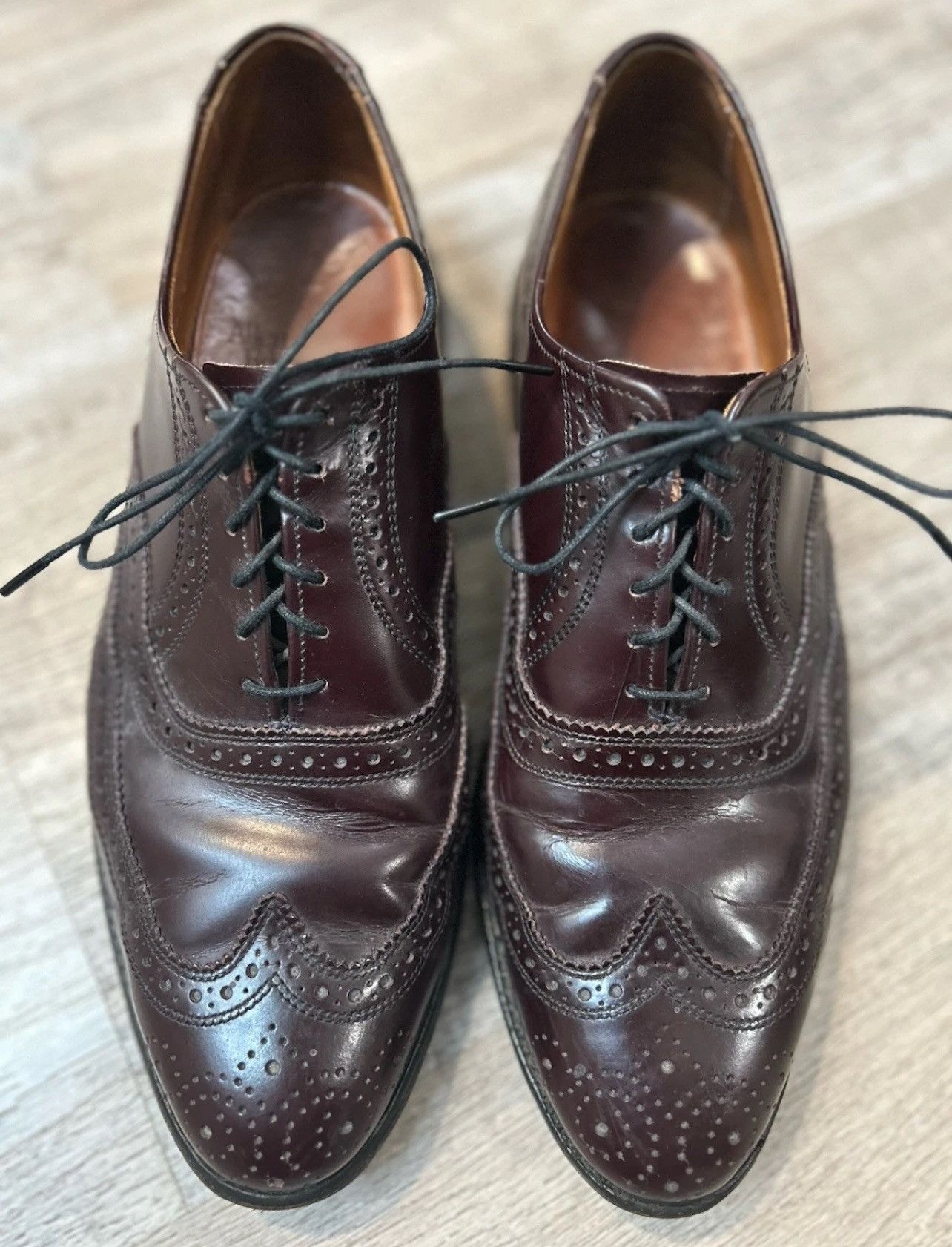 Allen Edmonds Allen Edmonds Lloyd Leather Wingtip Oxfords Burgundy Size 9 Size US 9 / EU 42 - 1 Thumbnail