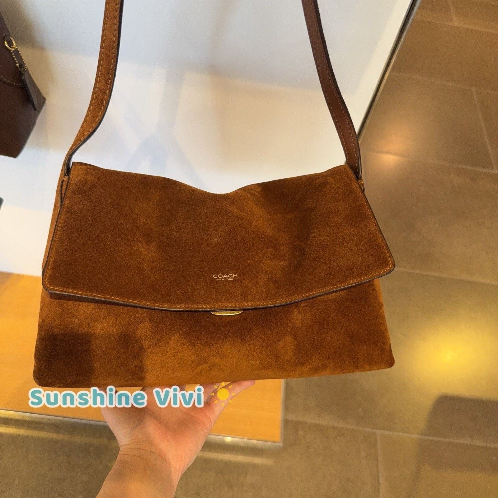 Coach NWT Coach Chelsea Shoulder Bag 30 Warm Brown leather CDS59 Size ONE SIZE - 6 Thumbnail
