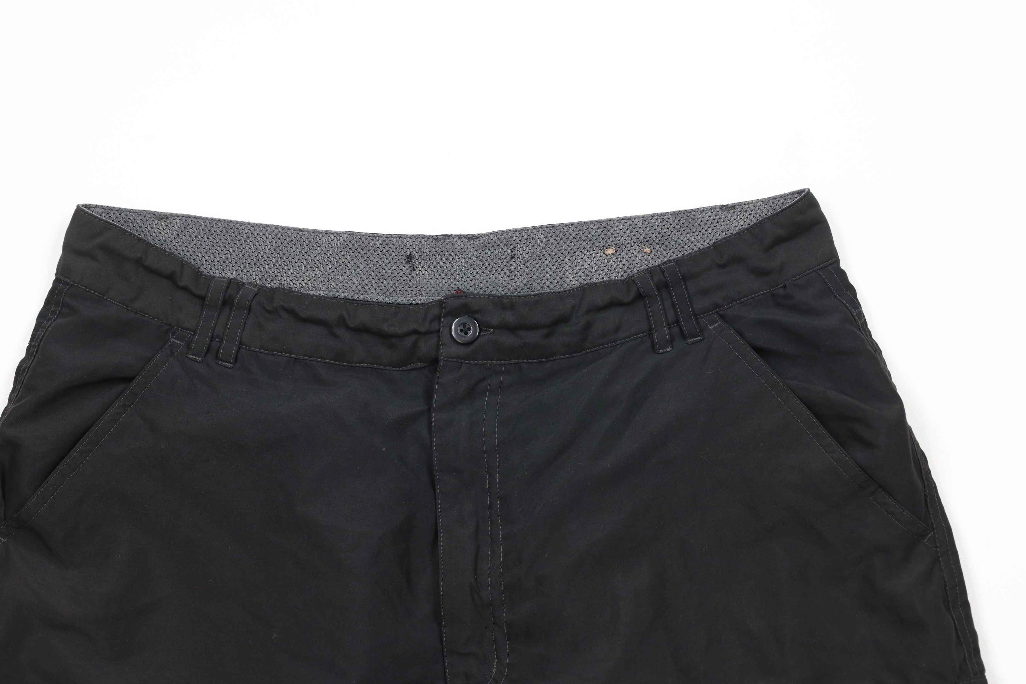 Vintage Vintage 90s Streetwear Fit Skateboard Cargo Shorts Black Size US 36 / EU 52 - 2 Thumbnail