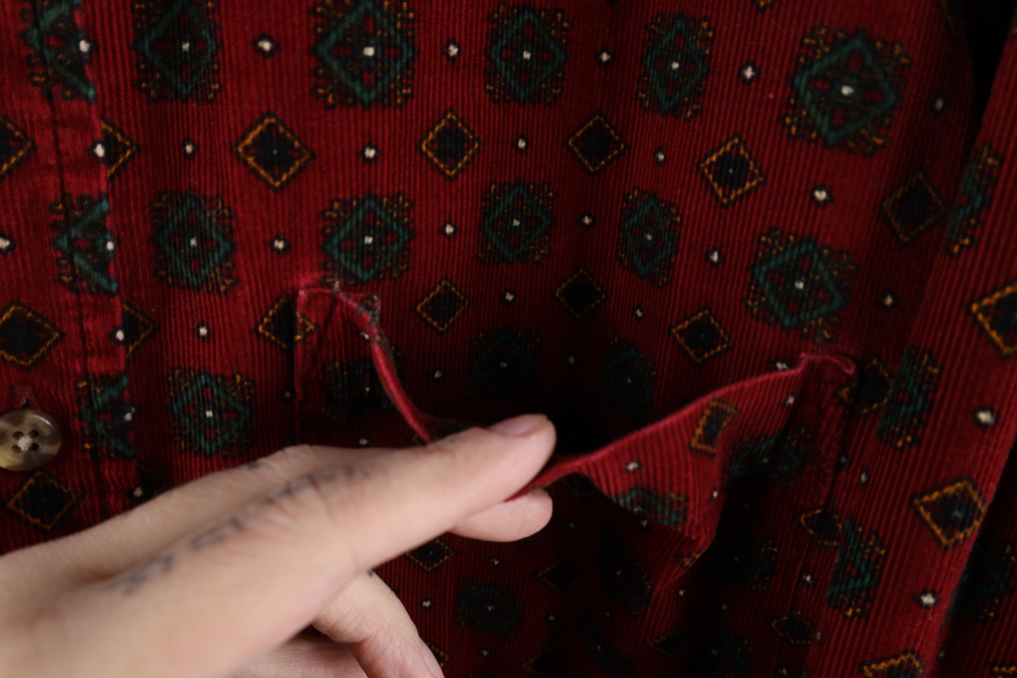 Vintage Vintage 90s Streetwear Corduroy Collared Button Shirt Size US M / EU 48-50 / 2 - 4 Thumbnail