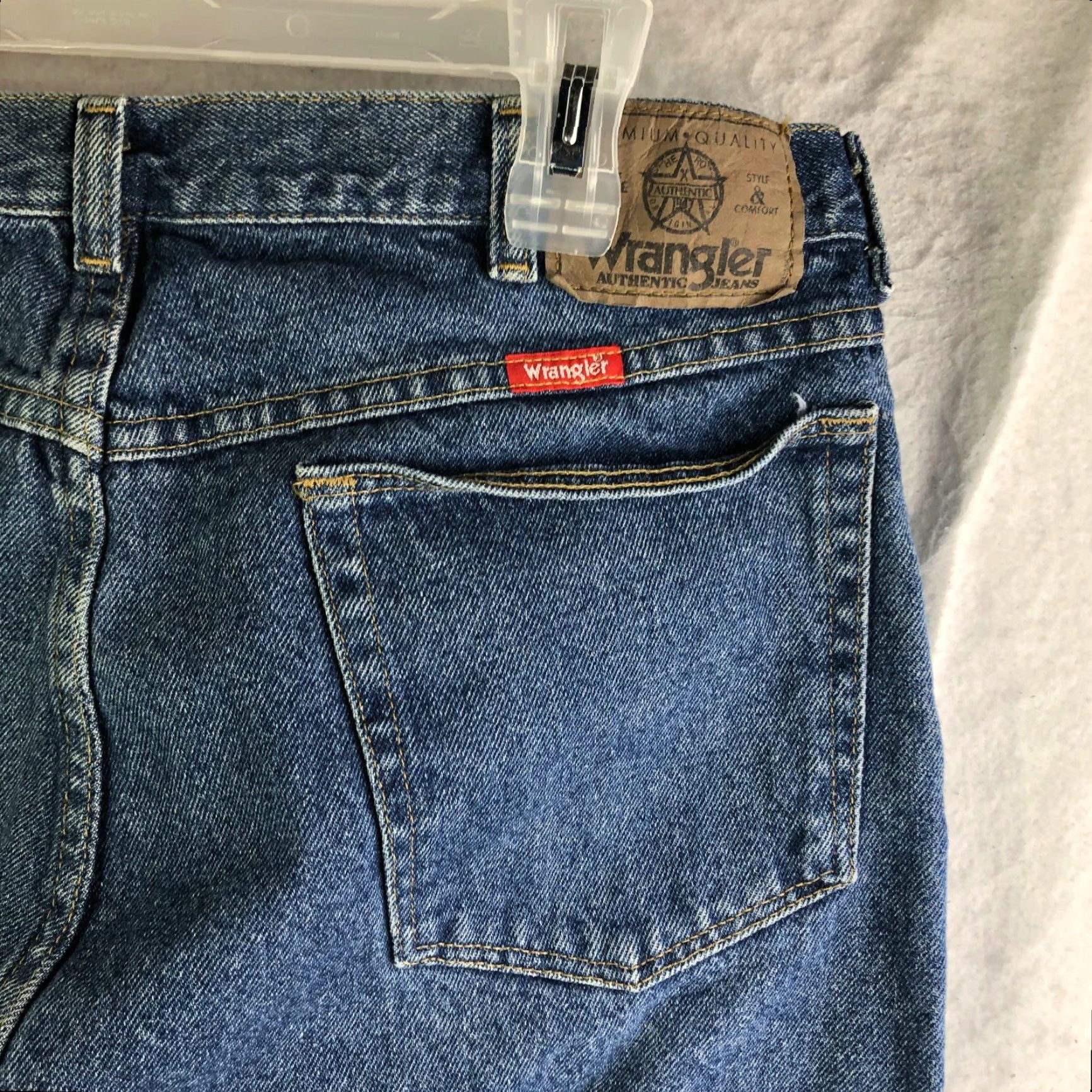 Wrangler Wrangler Jeans Mens 36x30 Straight Leg Mid Rise Medium Wash Blue Denim Jeans Size US 36 / EU 52 - 5 Thumbnail