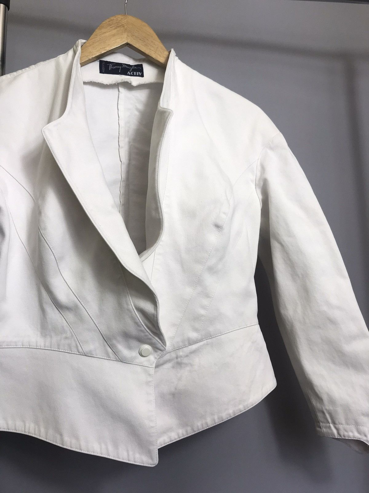 Thierry Mugler Women's Thierry Mugler Activ Italy Vintage 80s 90s Blazer Size M / US 6-8 / IT 42-44 - 3 Thumbnail