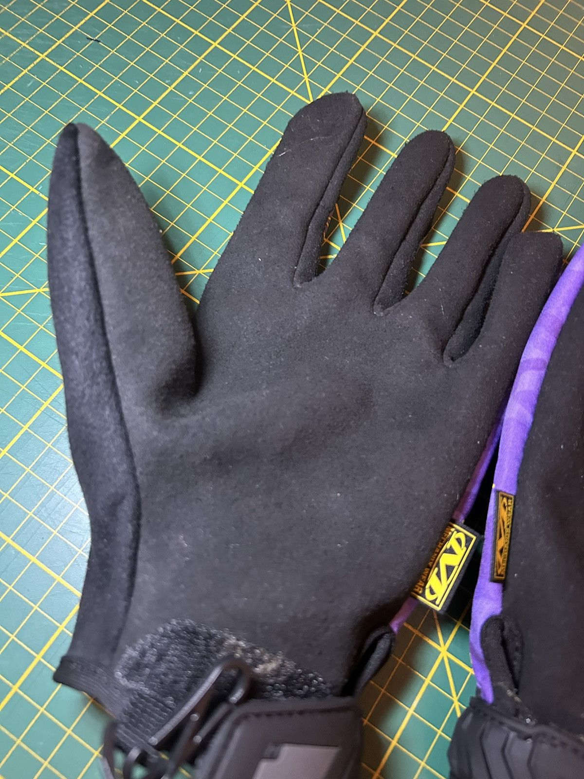 Bape × October's Very Own Bape x OVO Octobers Very Own x Mechanix work gloves Size ONE SIZE - 12 Thumbnail