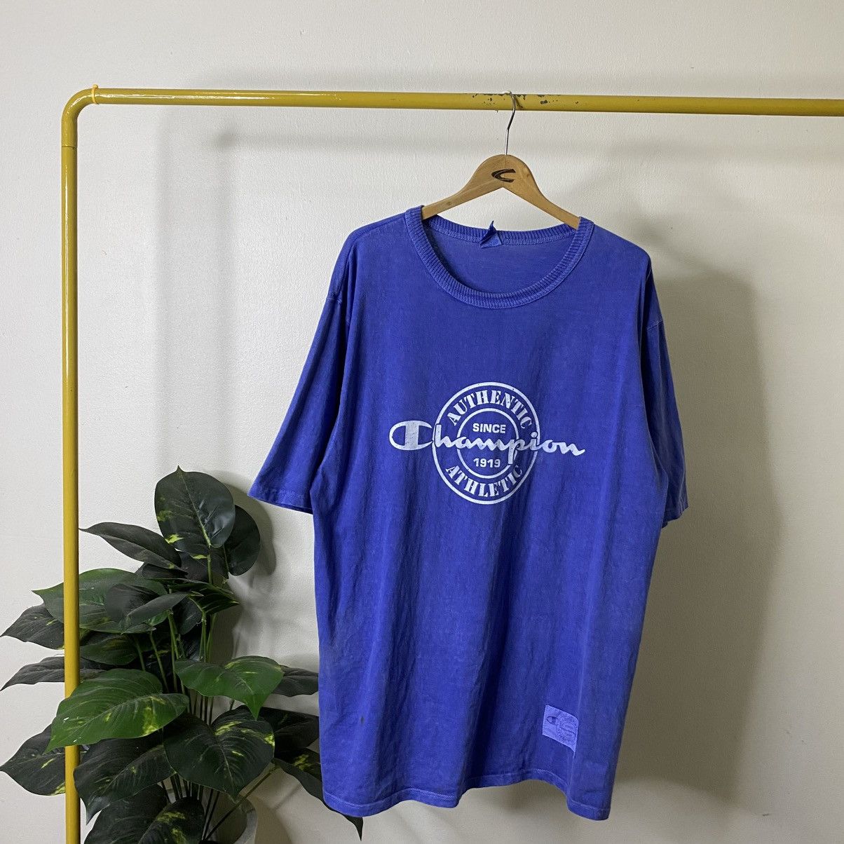 Champion Vintage 1990s Champion Big Logo T Shirt Size US XL / EU 56 / 4 - 1 Thumbnail