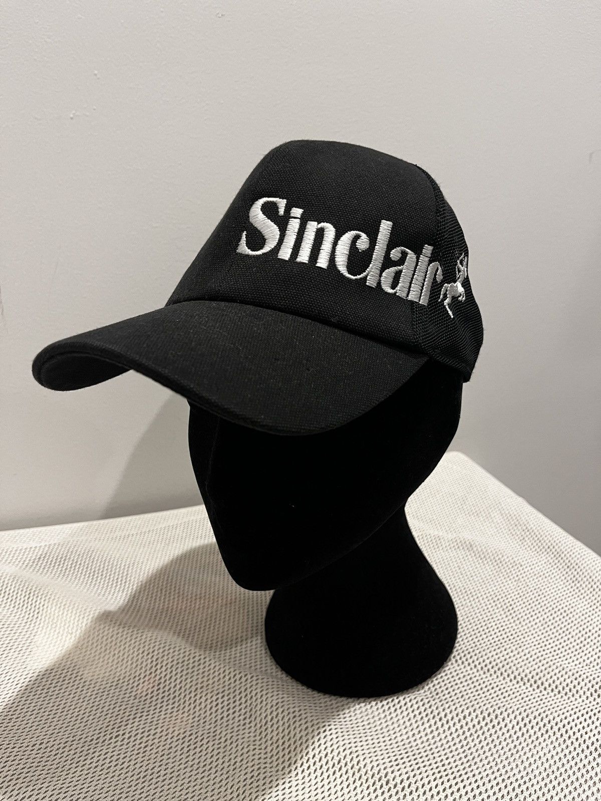 Sinclair Global Sinclair Global Embroidered Mesh Hat (unisex) Size ONE SIZE - 1 Thumbnail