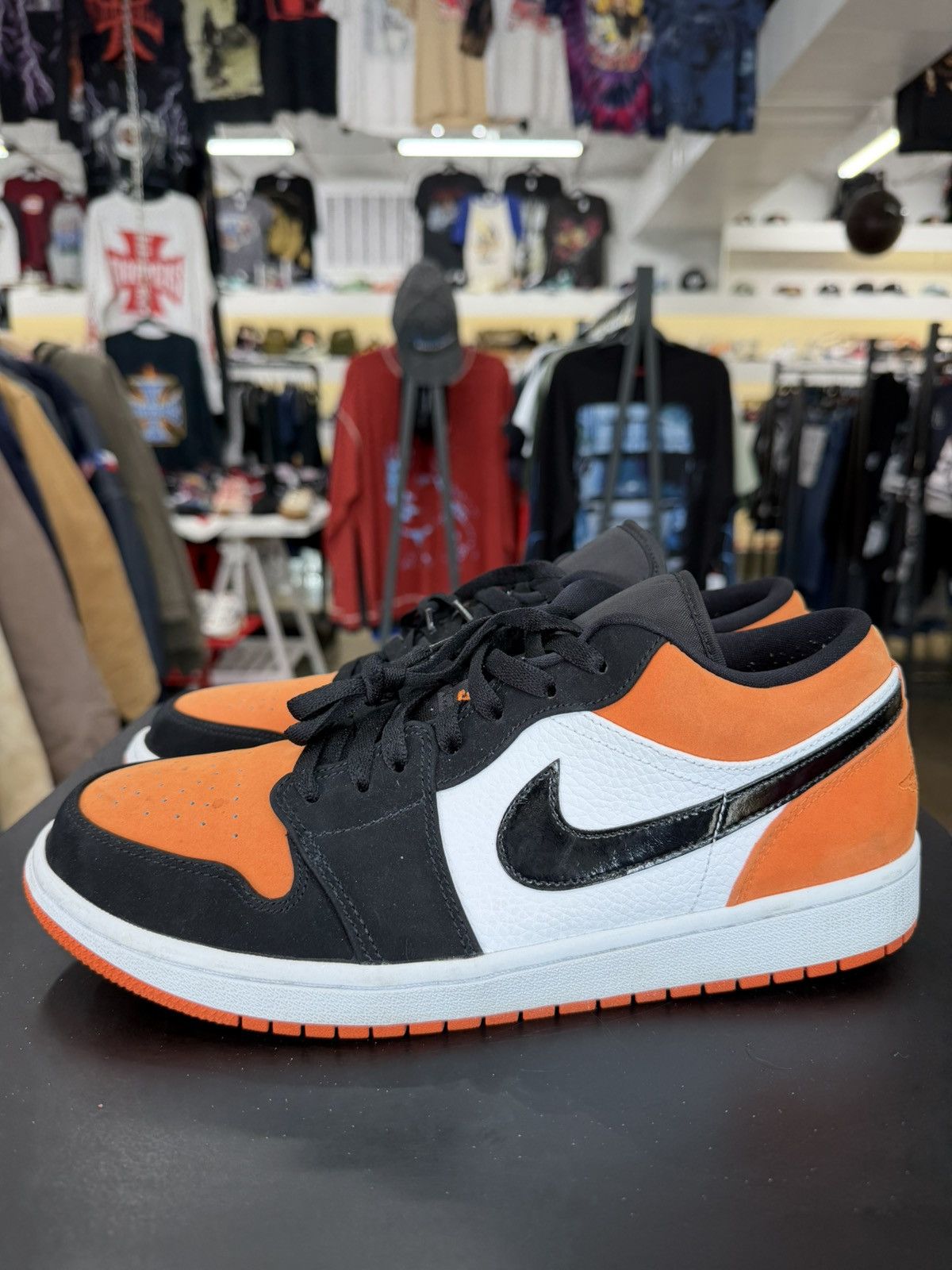 Jordan Brand Air Jordan 1 Low Shattered Backboard Size 10 (2021) Size US 10 / EU 43 - 7 Thumbnail