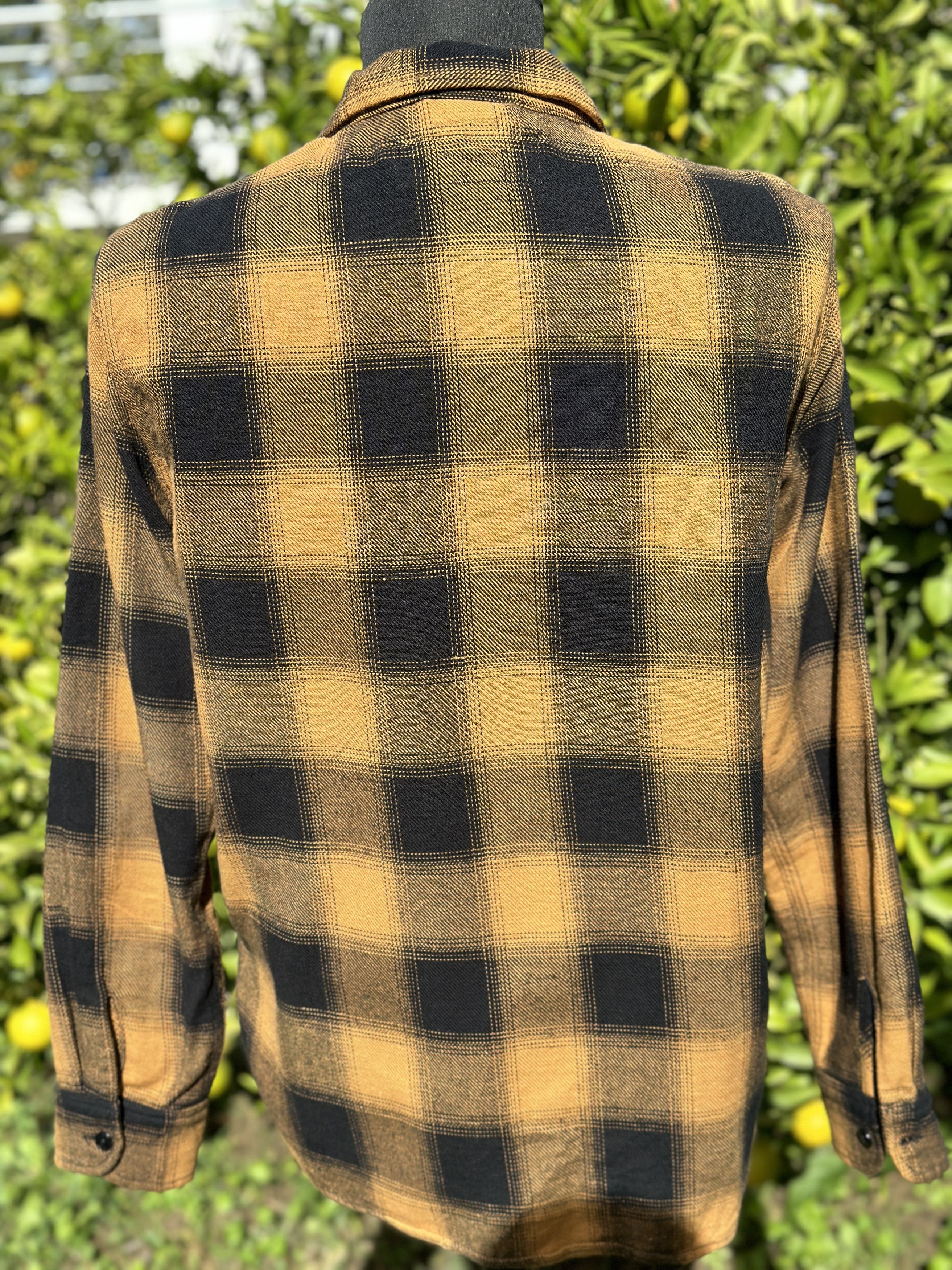 Rogue Territory Rare Rogue Territory Western Gold Heavy Plaid Button Size M Size US M / EU 48-50 / 2 - 10 Thumbnail