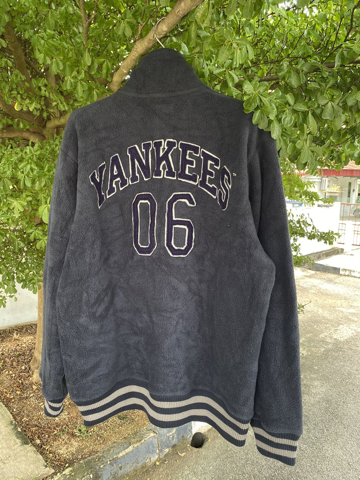 Hypebeast × New York Yankees Uniqlo X MLB New York Yankees Fleece Jacket Size US XL / EU 56 / 4 - 1 Thumbnail