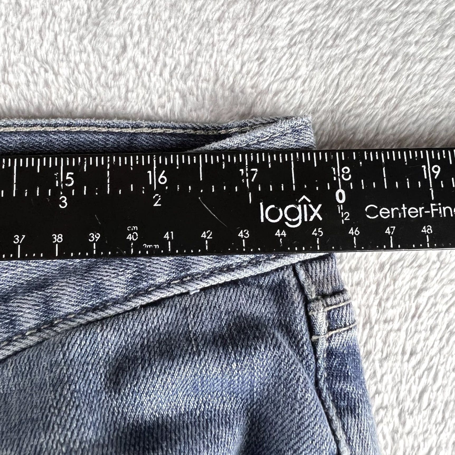 Banana Republic VINTAGE Banana Republic Jeans Mens 35x30 Blue Straight Leg Medium Wash Preppy Jeans Mens Regular 5-Pocket Denim Cotton City Preppy USA Size US 35 - 4 Thumbnail
