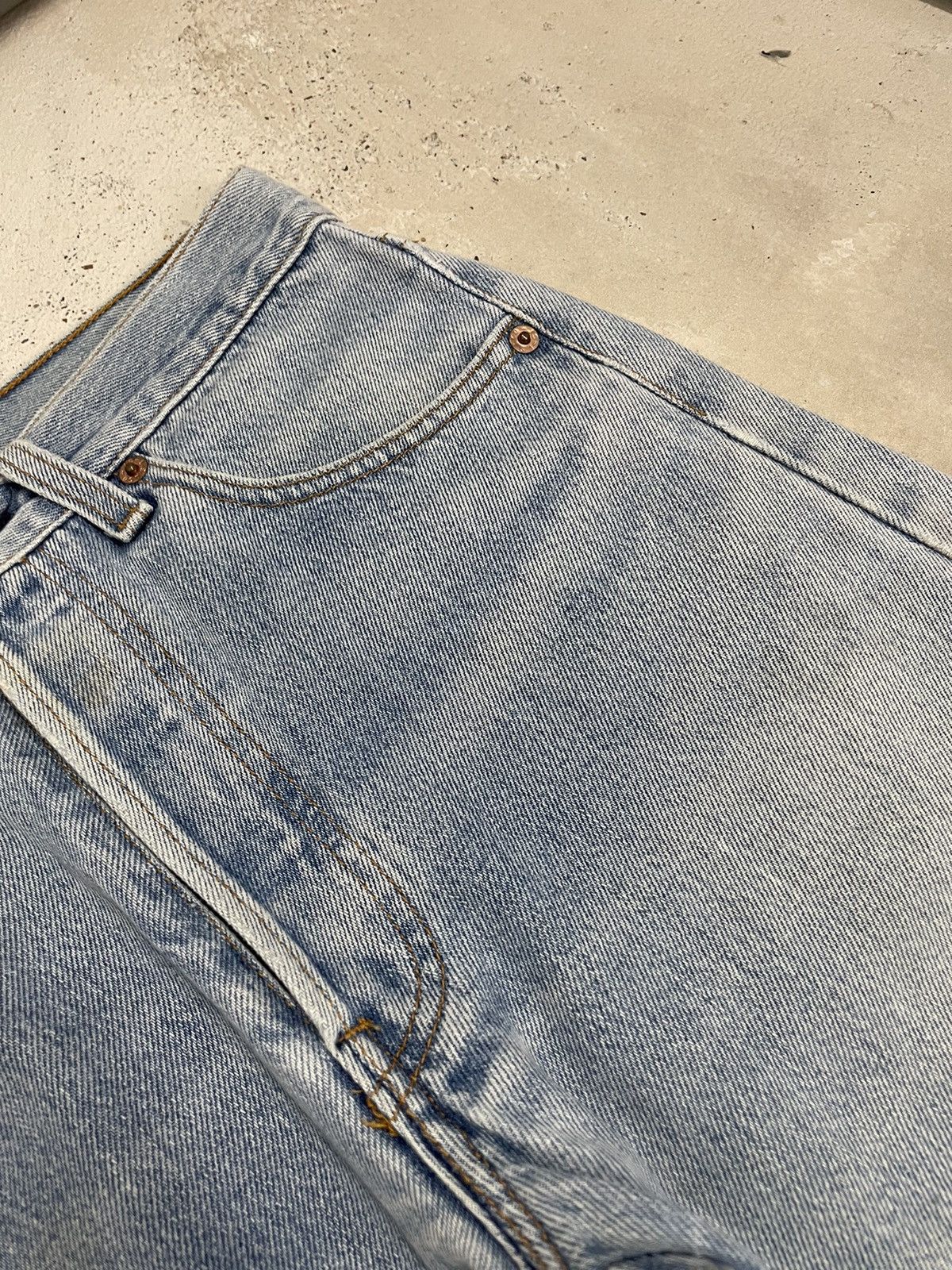 Levi's Vintage Levi’s 501 Light Wash Buttonfly Distressed USA Made Size US 27 - 19 Thumbnail