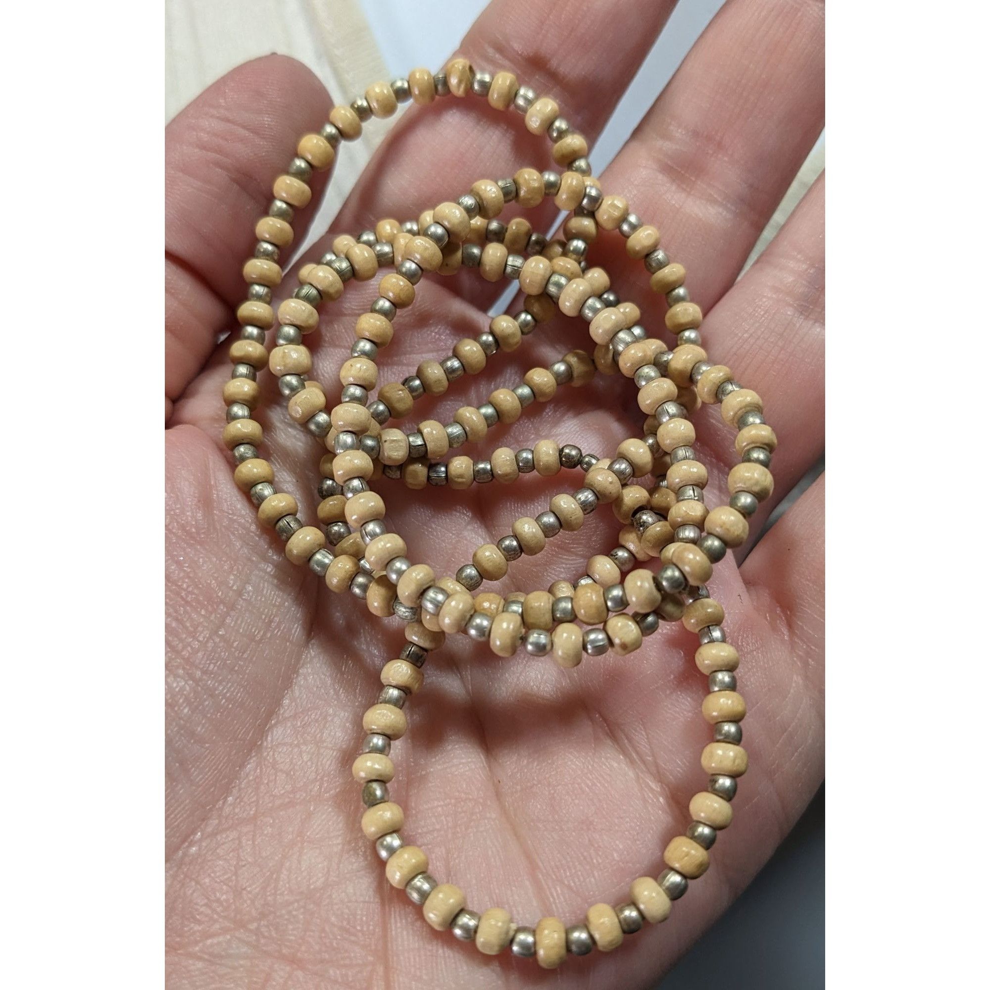 Other Vintage Long Beige & Gold-Toned Beaded Necklace Size ONE SIZE - 4 Thumbnail