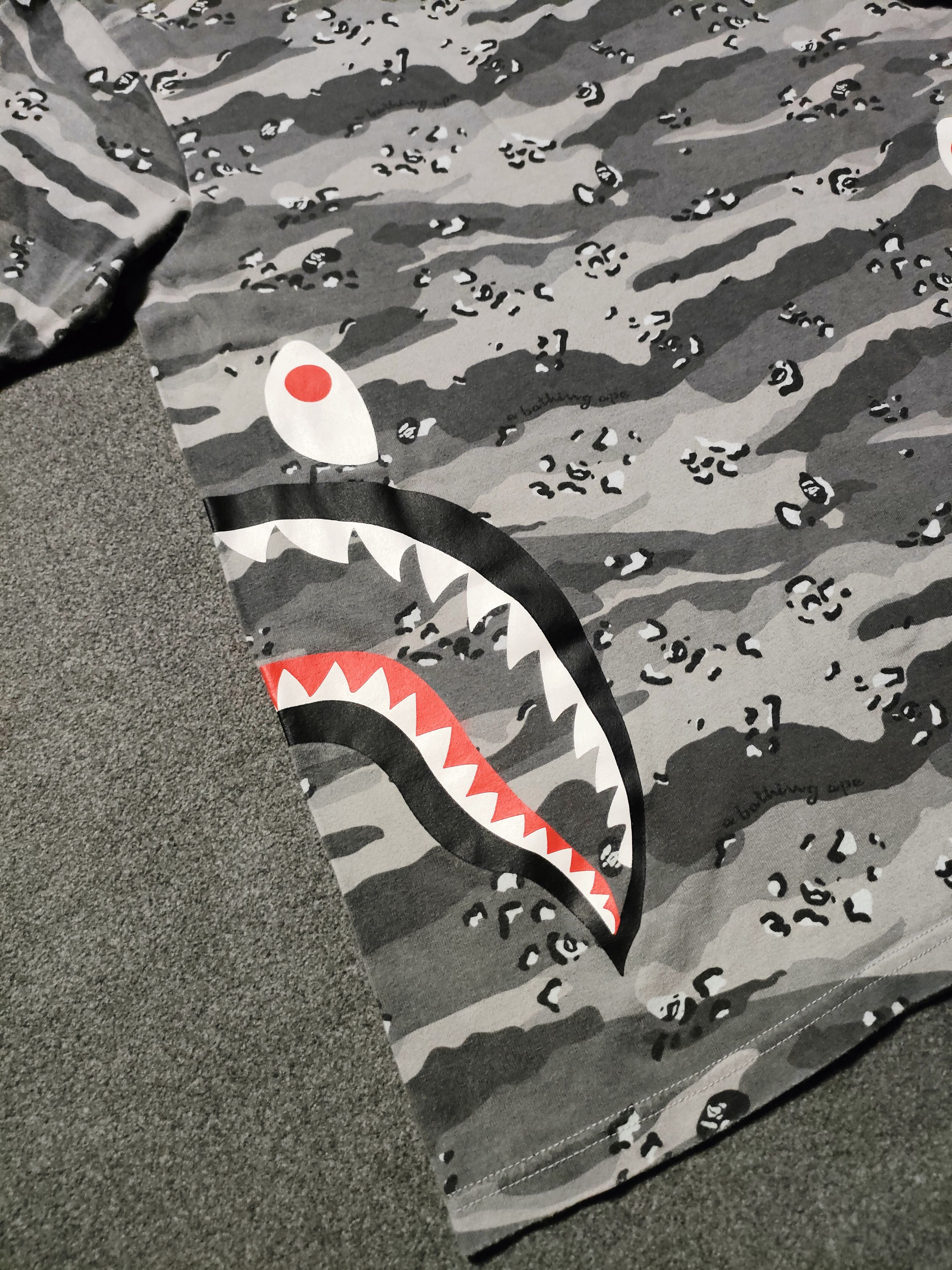Bape Rare A Bathing Ape T-shirt Japanese brand camo tee Size US S / EU 44-46 / 1 - 8 Thumbnail