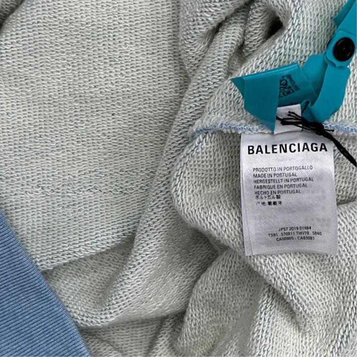 Balenciaga Balenciaga AW19 Printed Hoodie for Men 0079-2507 Size US XL / EU 56 / 4 - 3 Thumbnail