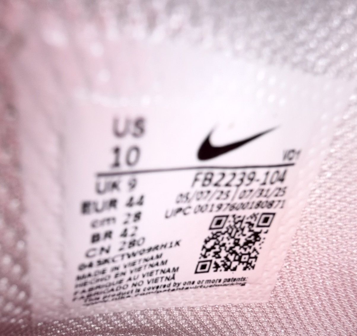 Nike Nike LeBron James Witness VIII (8) “Dunkin’ Donuts” Ltd. NEW Size US 10 / EU 43 - 16 Thumbnail