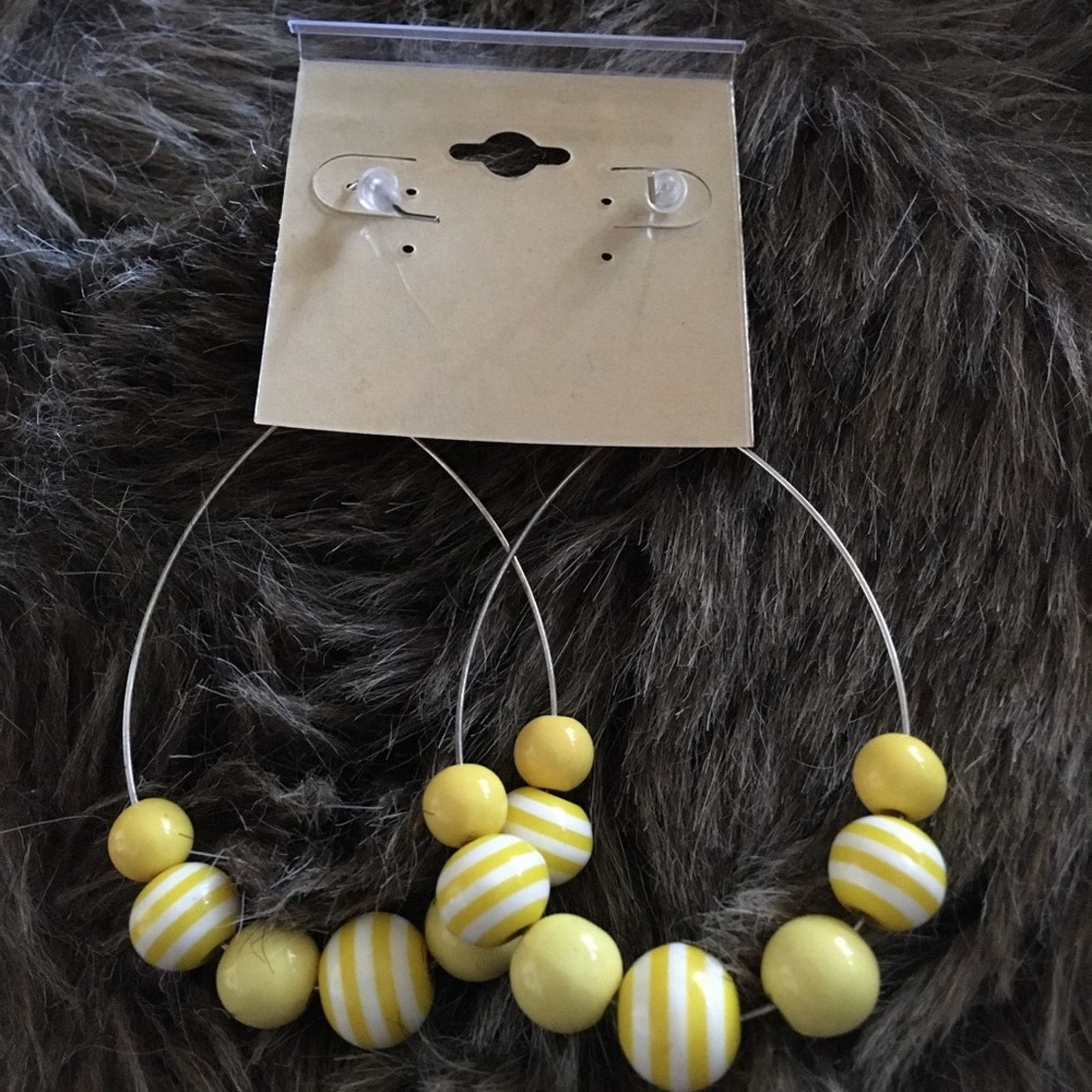 Vintage Vintage repurposed yellow beaded wire earrings Size ONE SIZE - 4 Thumbnail