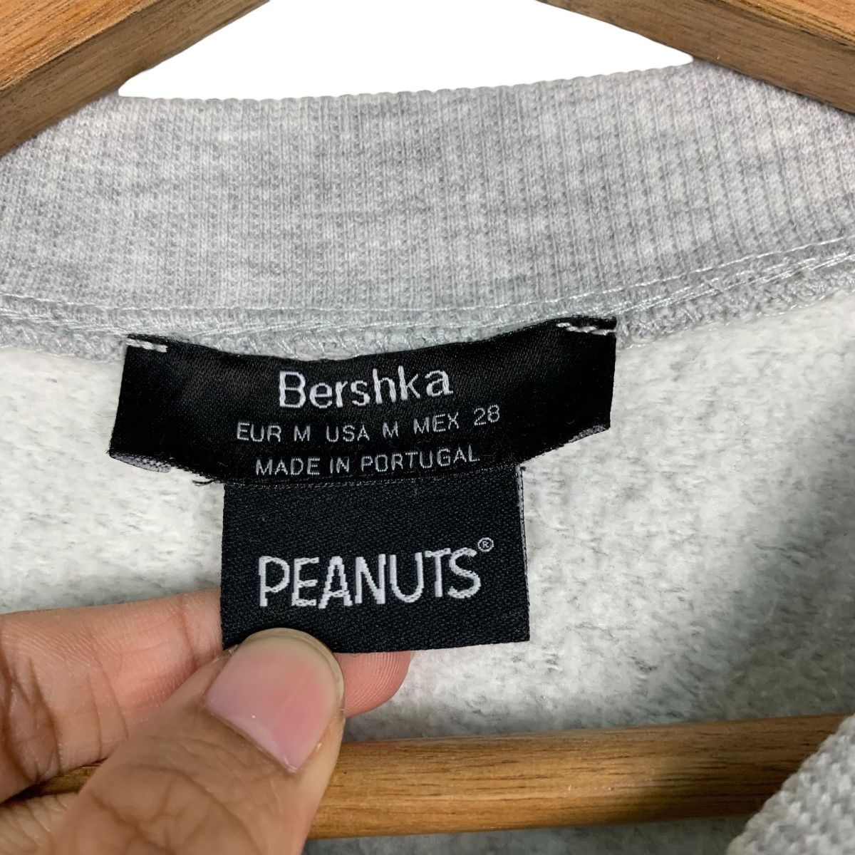 Bershka BERSHKA X PEANUTS Graphics Printed Sweatshirts #2022-C88 Size US M / EU 48-50 / 2 - 11 Thumbnail