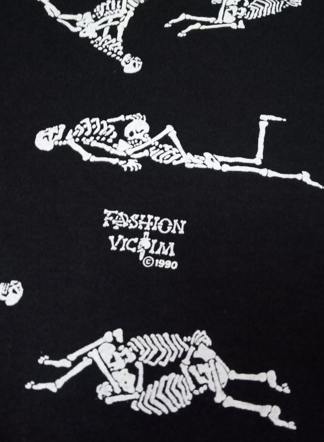 Fashion Victim × basketcase gallery Vintage 90s Fashion Victim Skeleton Sex Positions T-shirt Size US L / EU 52-54 / 3 - 14 Thumbnail
