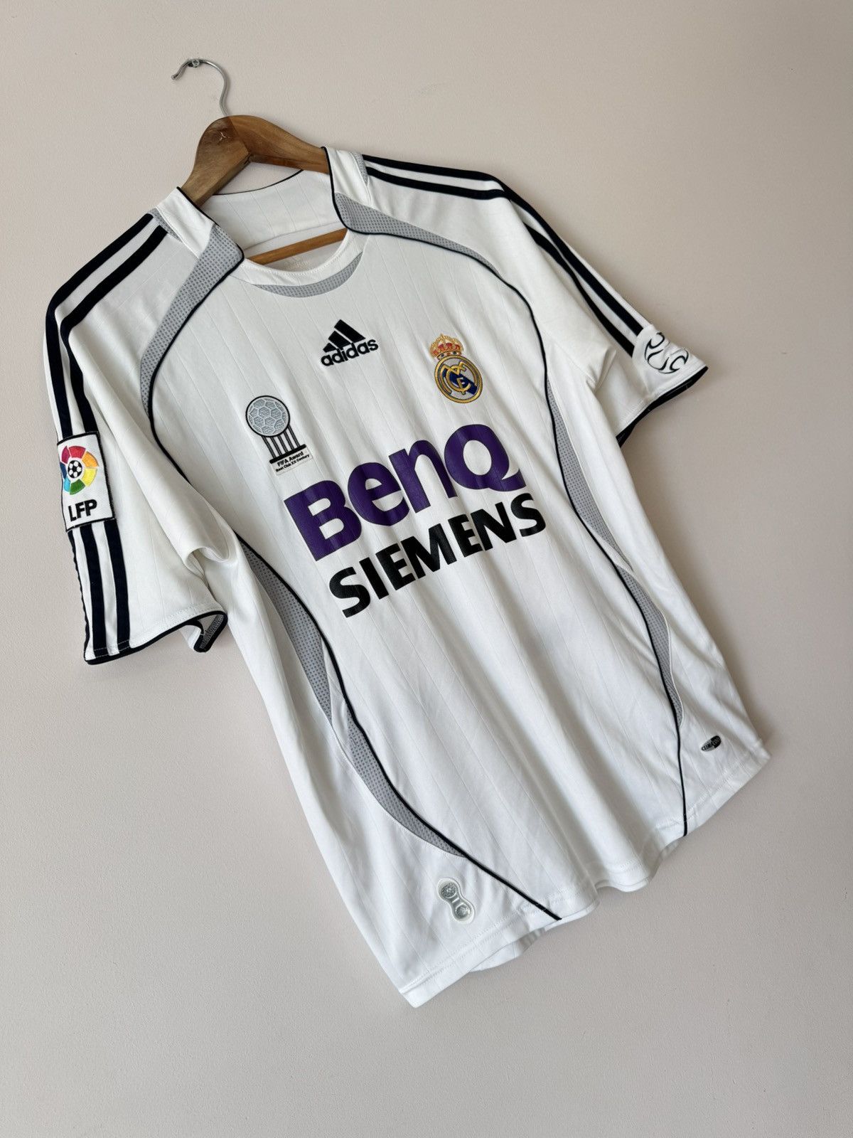 Adidas Vintage Real Madrid 2006-2007 Nistelrooy Home Soccer Jersey Size US S / EU 44-46 / 1 - 7 Thumbnail