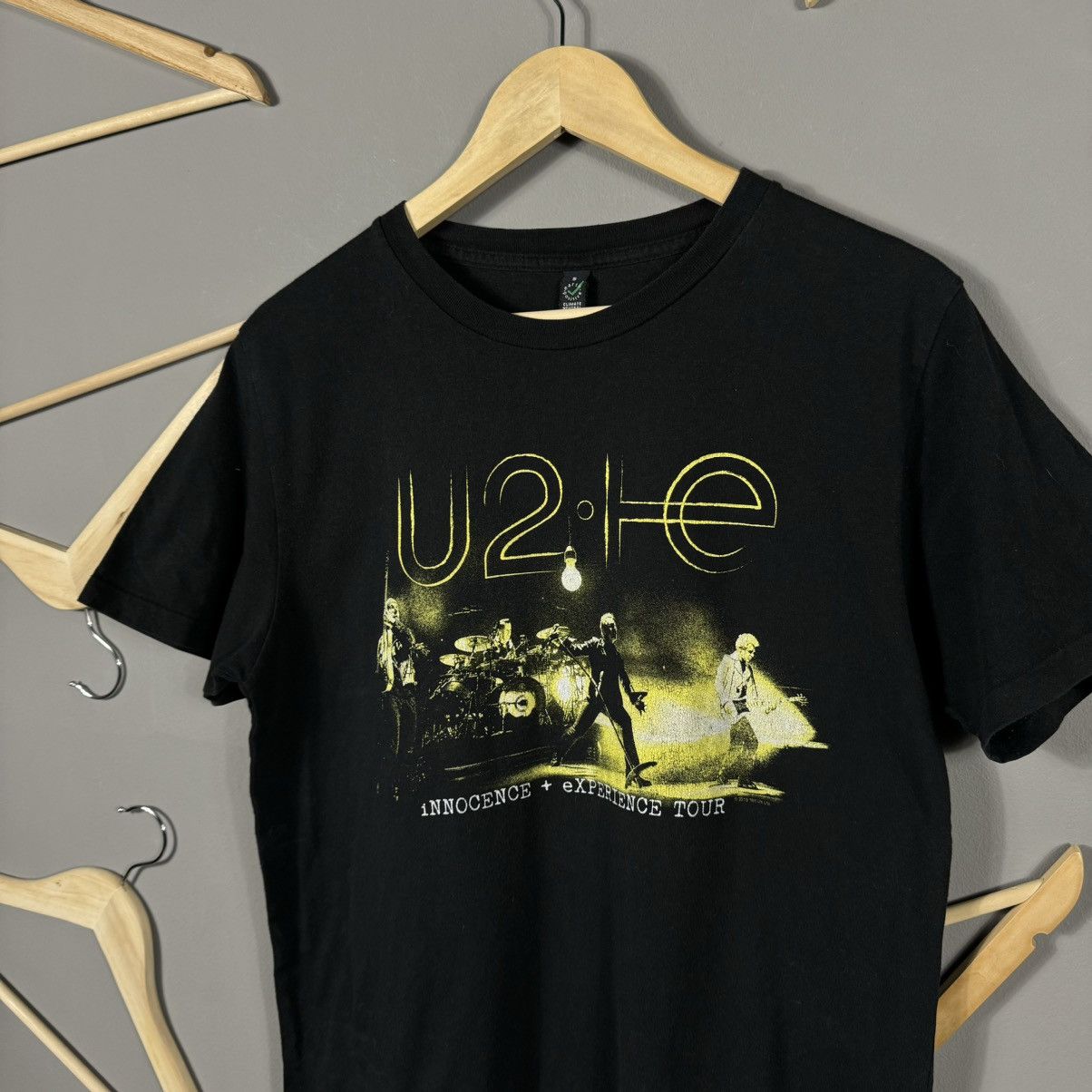 Band Tees U-2 Innocence + Experience Tour T-shirt Size US S / EU 44-46 / 1 - 2 Thumbnail