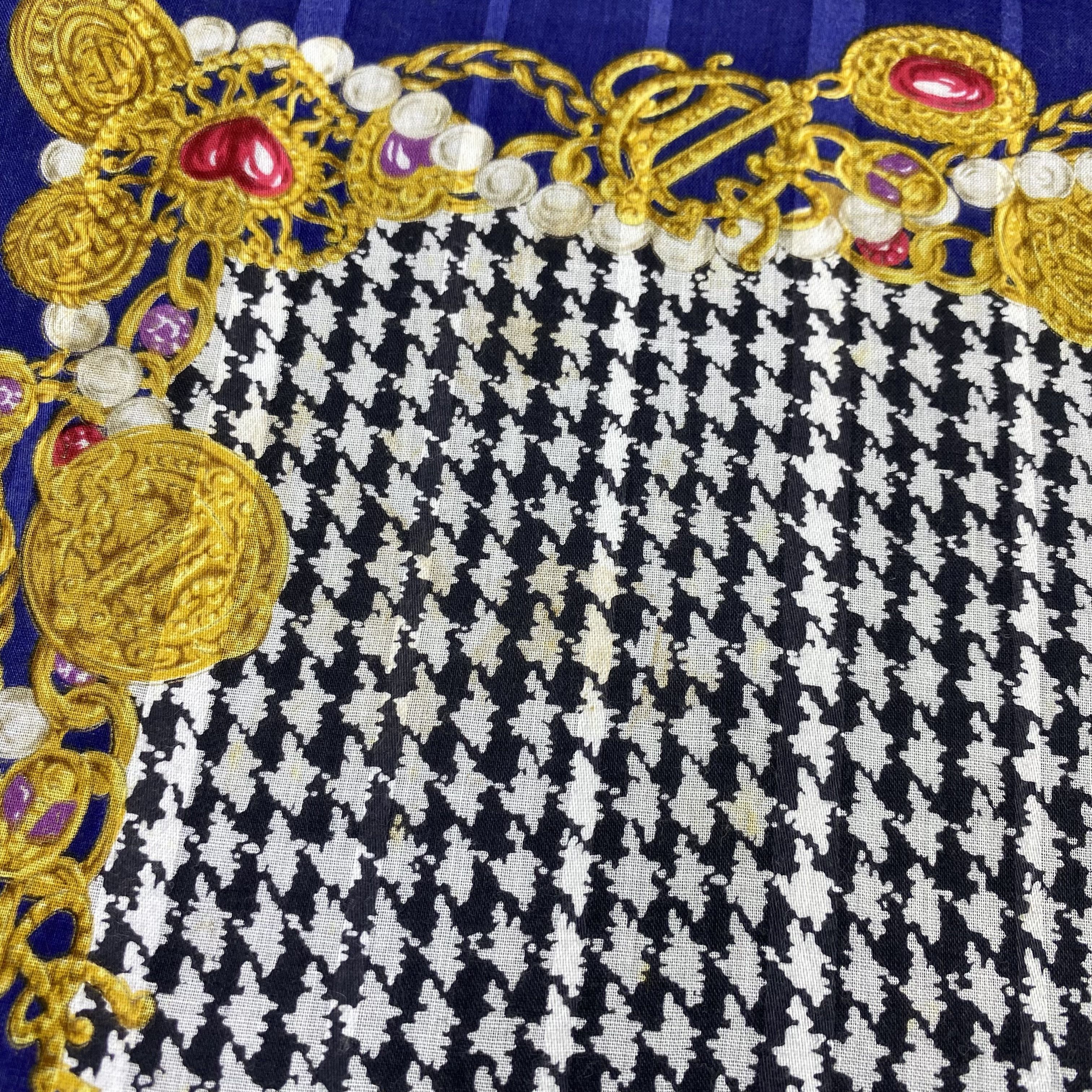 Vintage Christian Dior Handkerchief Neckerchief Bandana-B1858 Size ONE SIZE - 8 Thumbnail