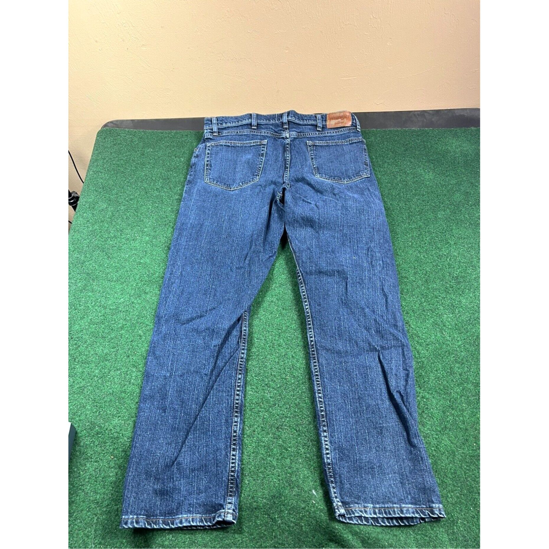 Wrangler Wrangler Jeans Men's 38X32 Blue Regular Fit Denim Work Jeans Size US 38 / EU 54 - 1 Thumbnail