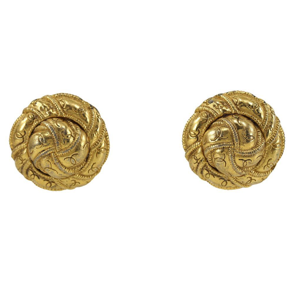 image of Chanel Round Clip On Earrings in Gold, Women's