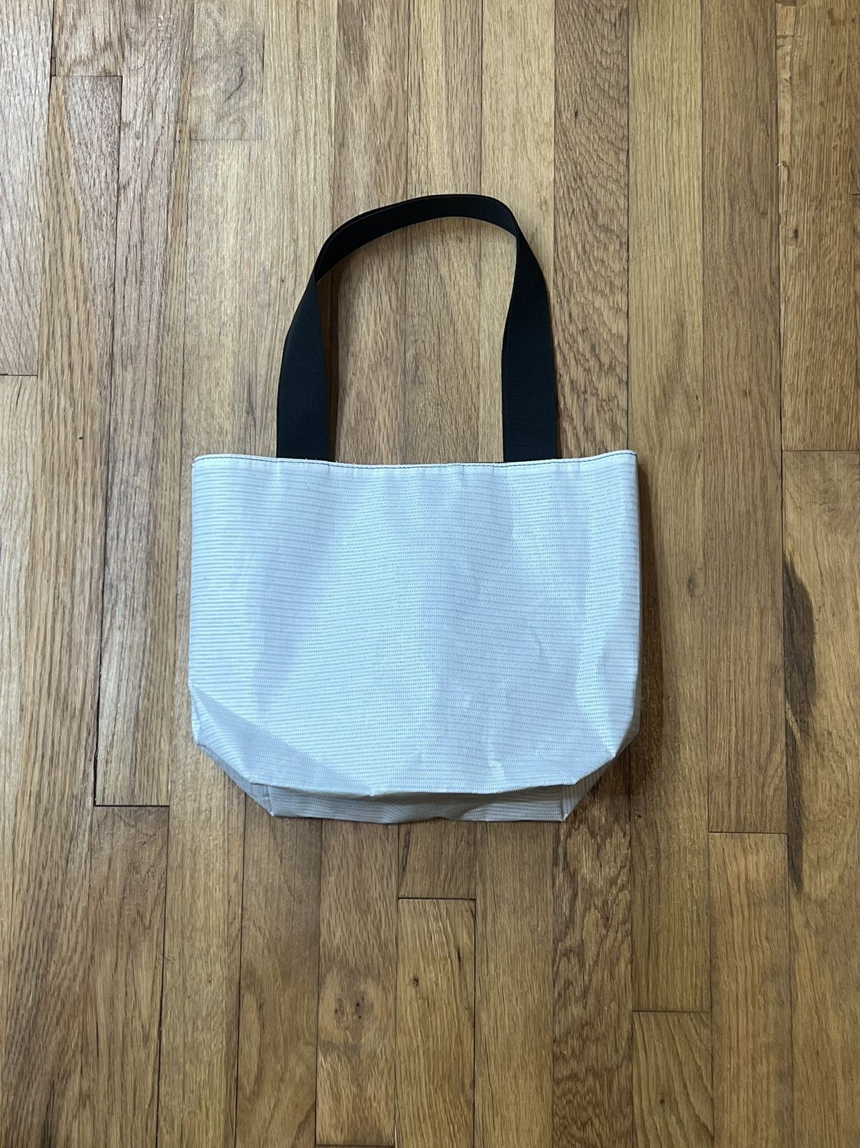 Nike Nike Swoosh 50 Tote Bag Lined Zipper Pocket Medium Size Size ONE SIZE - 2 Thumbnail