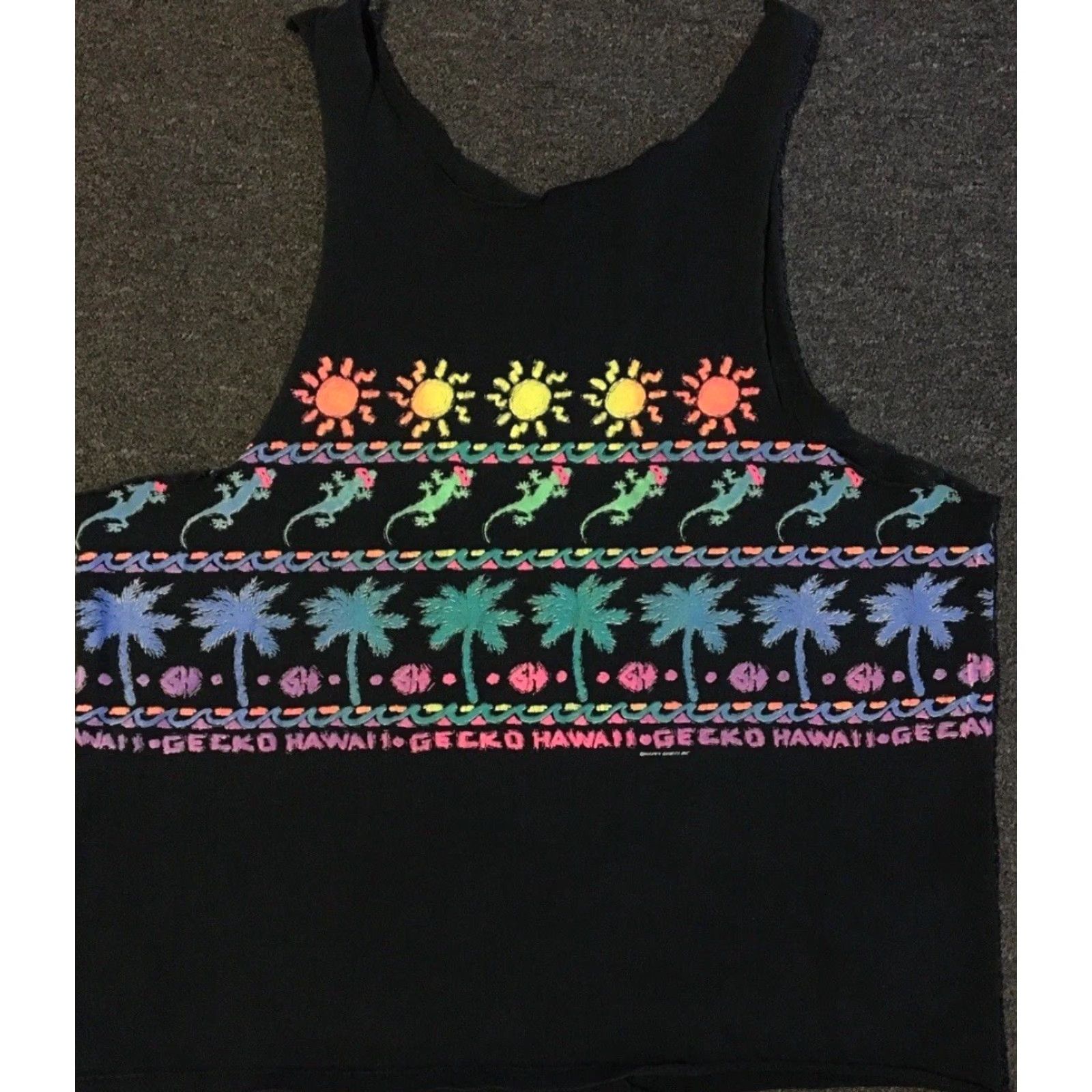 Vintage VINTAGE 90s Gecko Hawaii Faded Distress Cut Off Tank Top L Black Men T-Shirt Sleeveless Surf Beach Grunge AOP All Over Print Size US L / EU 52-54 / 3 - 2 Thumbnail