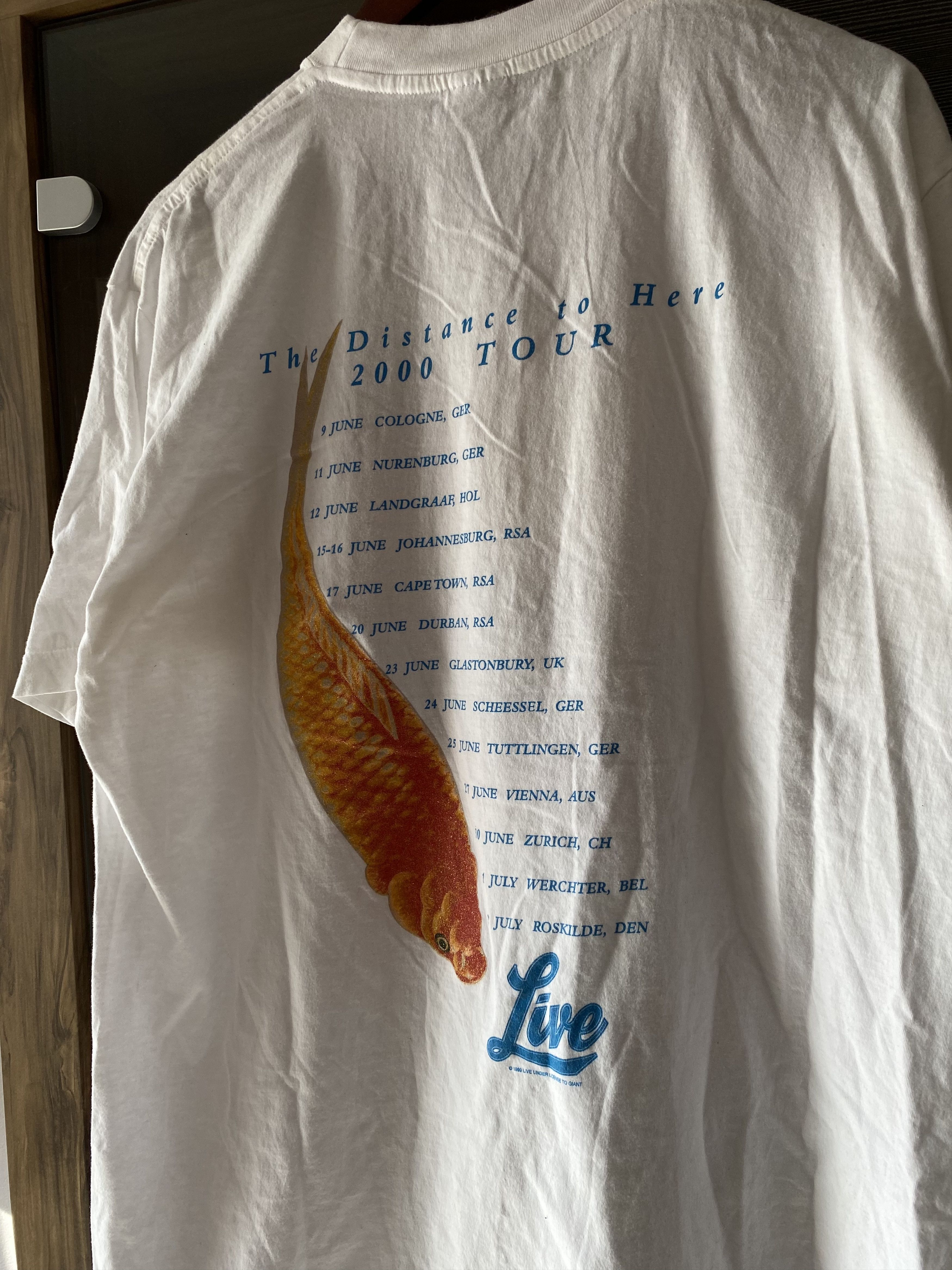 Vintage Vintage Live Band Tour T-Shirt 2000 Distance To Here Size XL Size US XL / EU 56 / 4 - 4 Thumbnail