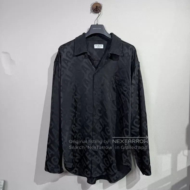 Balenciaga Balenciaga Full Logo Letter Silk Shirt Size XS / US 0-2 / IT 36-38 - 1 Thumbnail