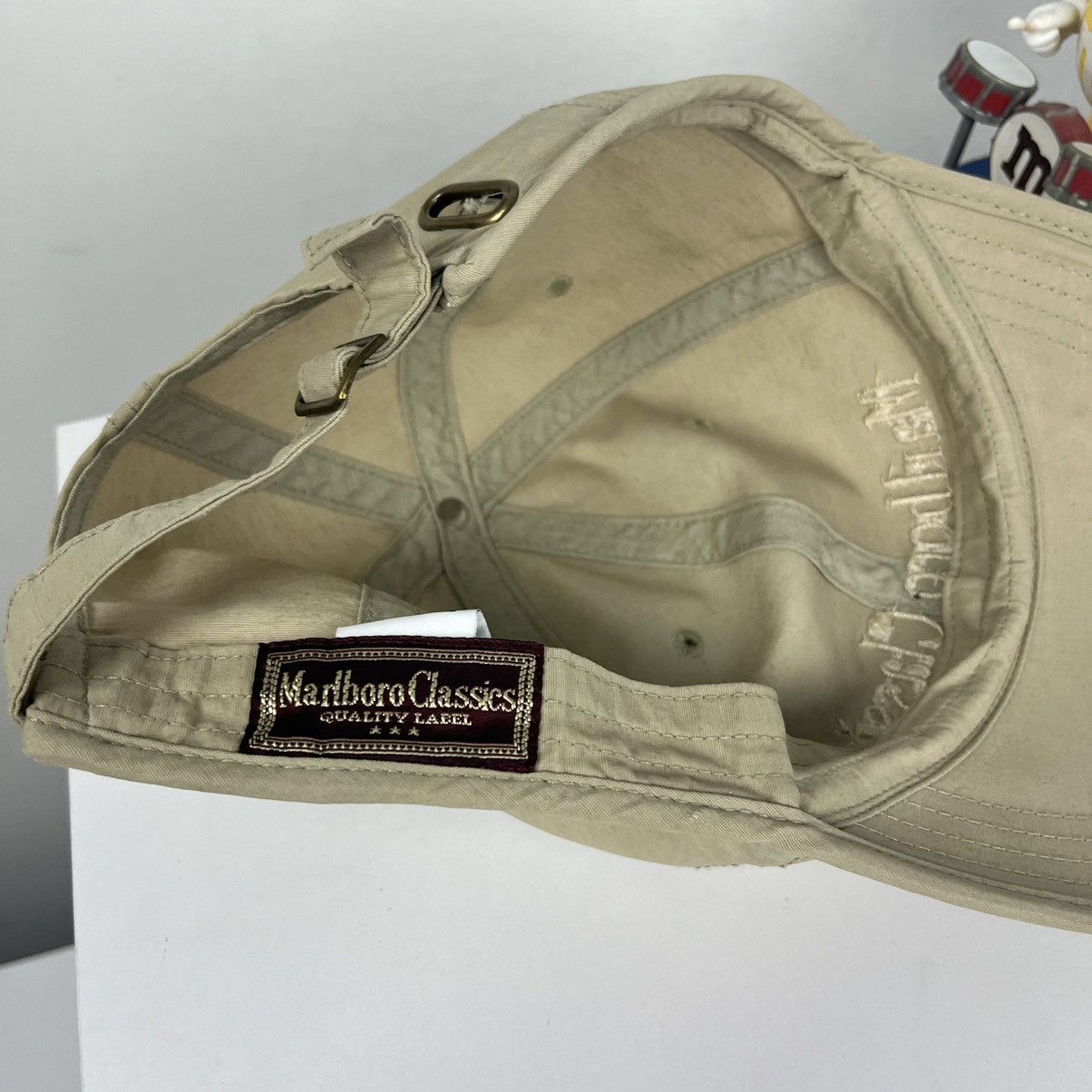 Marlboro Classics × Vintage 🎞️VINTAGE🎞️ Marlboro Classics Quality Label Beige sponsor Cap Size ONE SIZE - 9 Thumbnail