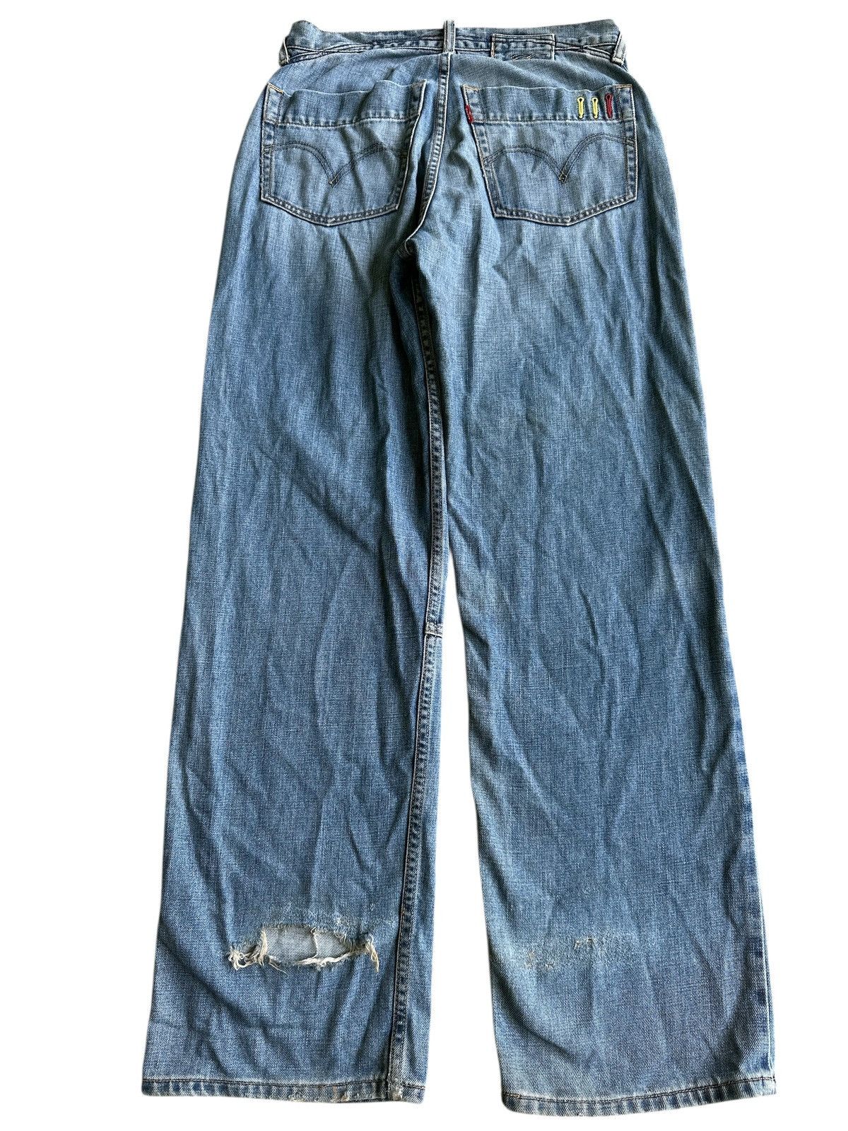 Levi's Distress Levis Light Washed . Size US 30 / EU 46 - 2 Thumbnail