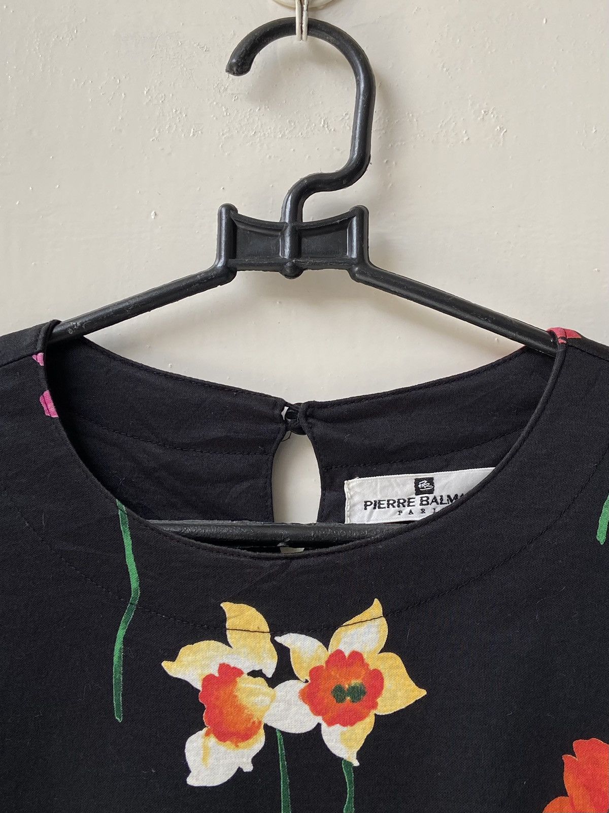 Pierre Balmain PIERRE BALMAIN Flower Motive T-shirt Size US S / EU 44-46 / 1 - 5 Thumbnail