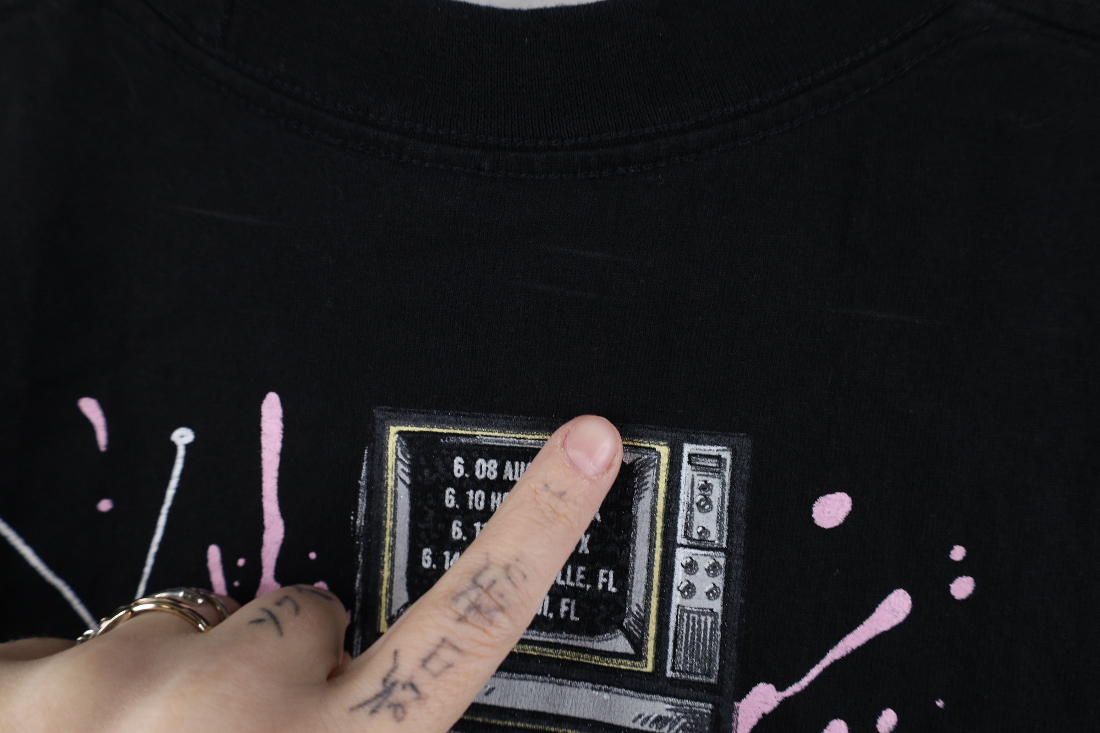 Vintage Machine Gun Kelly Spell Out Mainstream Sellout Tour T-Shirt Size US S / EU 44-46 / 1 - 10 Thumbnail