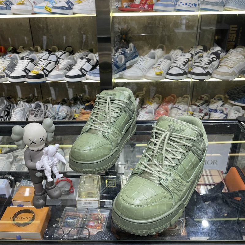 Louis Vuitton Louis Vuitton Trainer Maxi Green Low-Top Sneakers 0079 Size US 8 / EU 41 - 1 Thumbnail