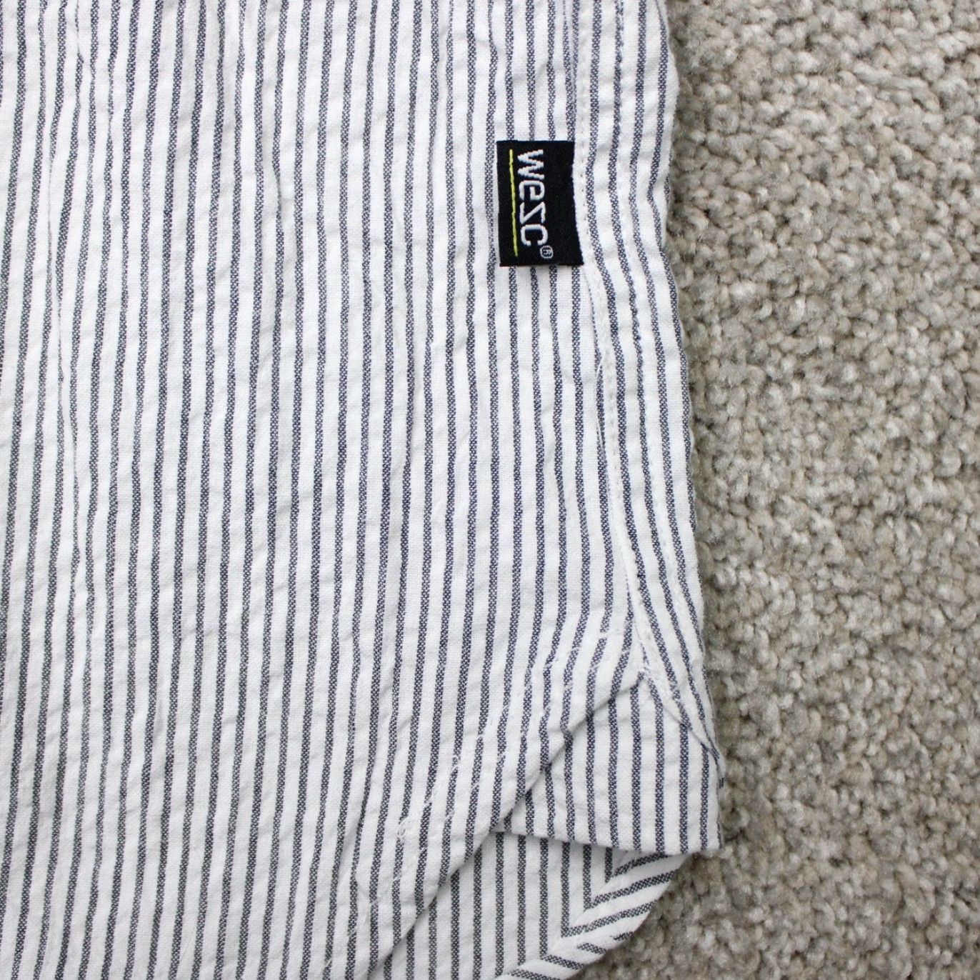WeSC WESC Shirt Unisex Mens 2XL Womens 3XL White/Black Oden Seersucker Short Sleeve Button-Up Collared Casual Size XXL / US 16-18 / IT 52-54 - 7 Thumbnail