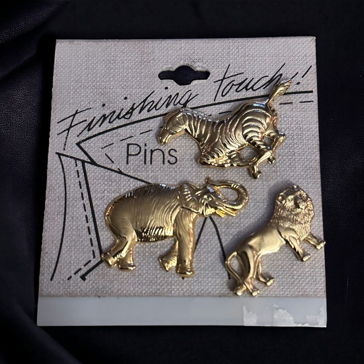 Vintage Vintage safari animals tac pins Size ONE SIZE - 1 Thumbnail