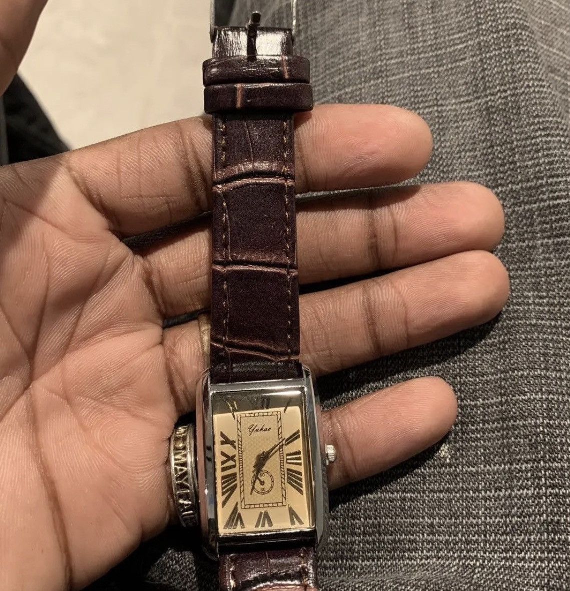 Vintage Vintage 90s vintage retro luxury style gold leather watch Size ONE SIZE - 4 Thumbnail