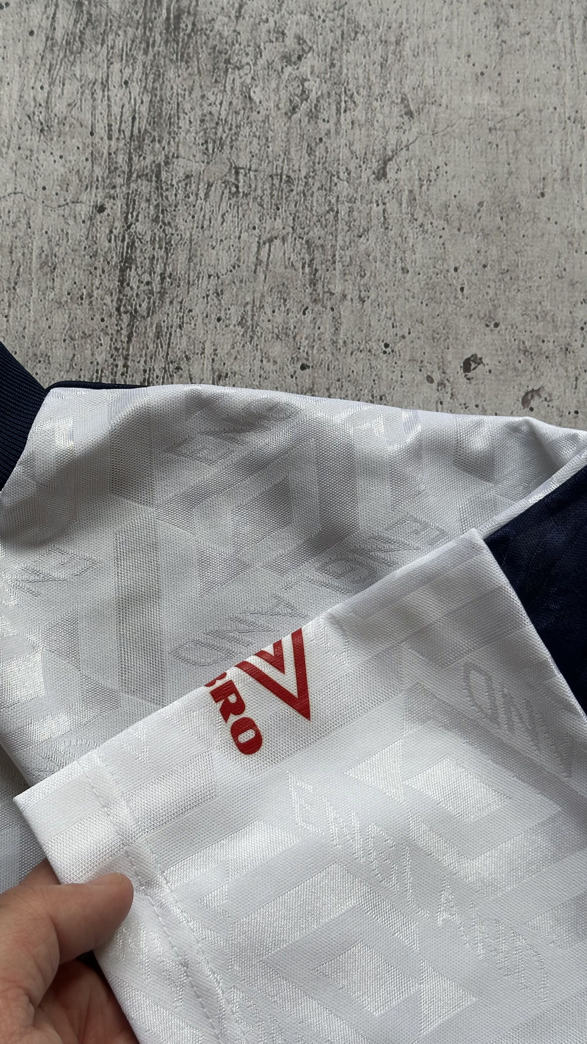 Umbro 90s Umbro England National Team Vintage Jersey Size US L / EU 52-54 / 3 - 12 Thumbnail